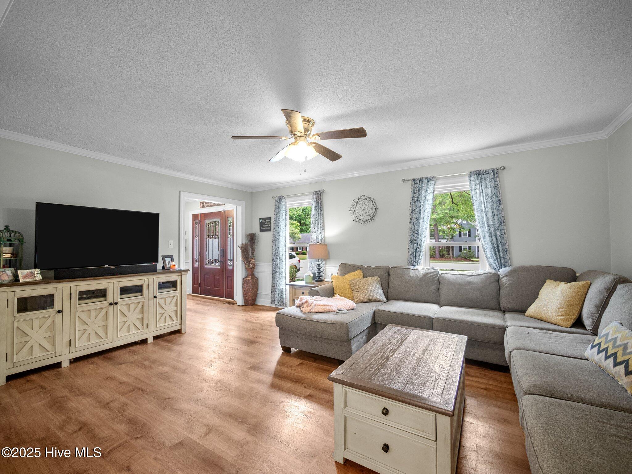 100569850 | Photo 24