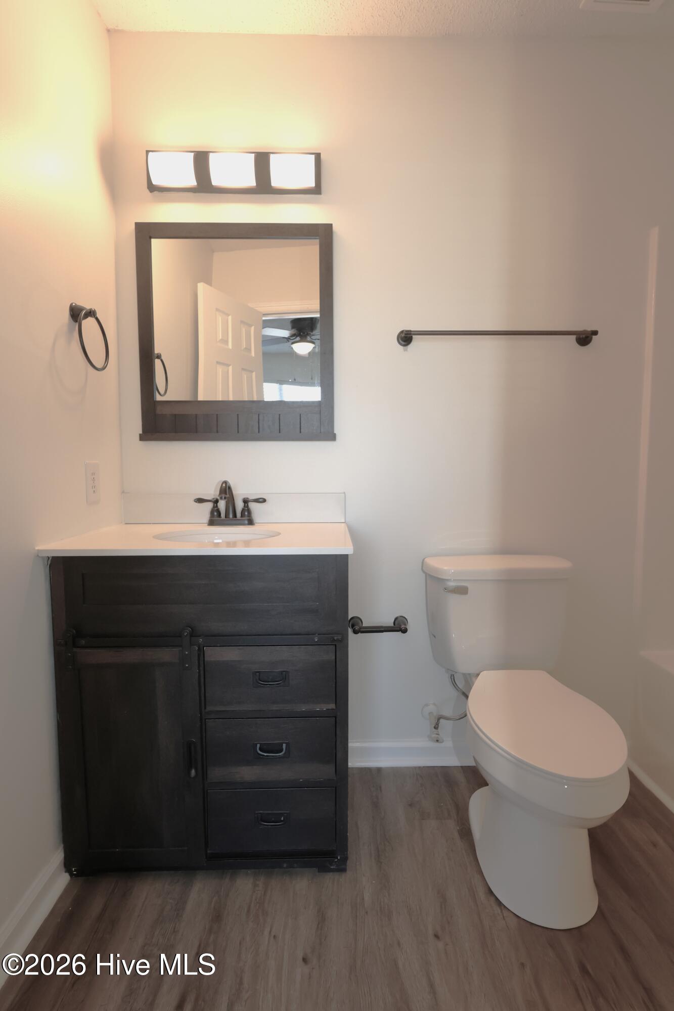 100547639 | Photo 15