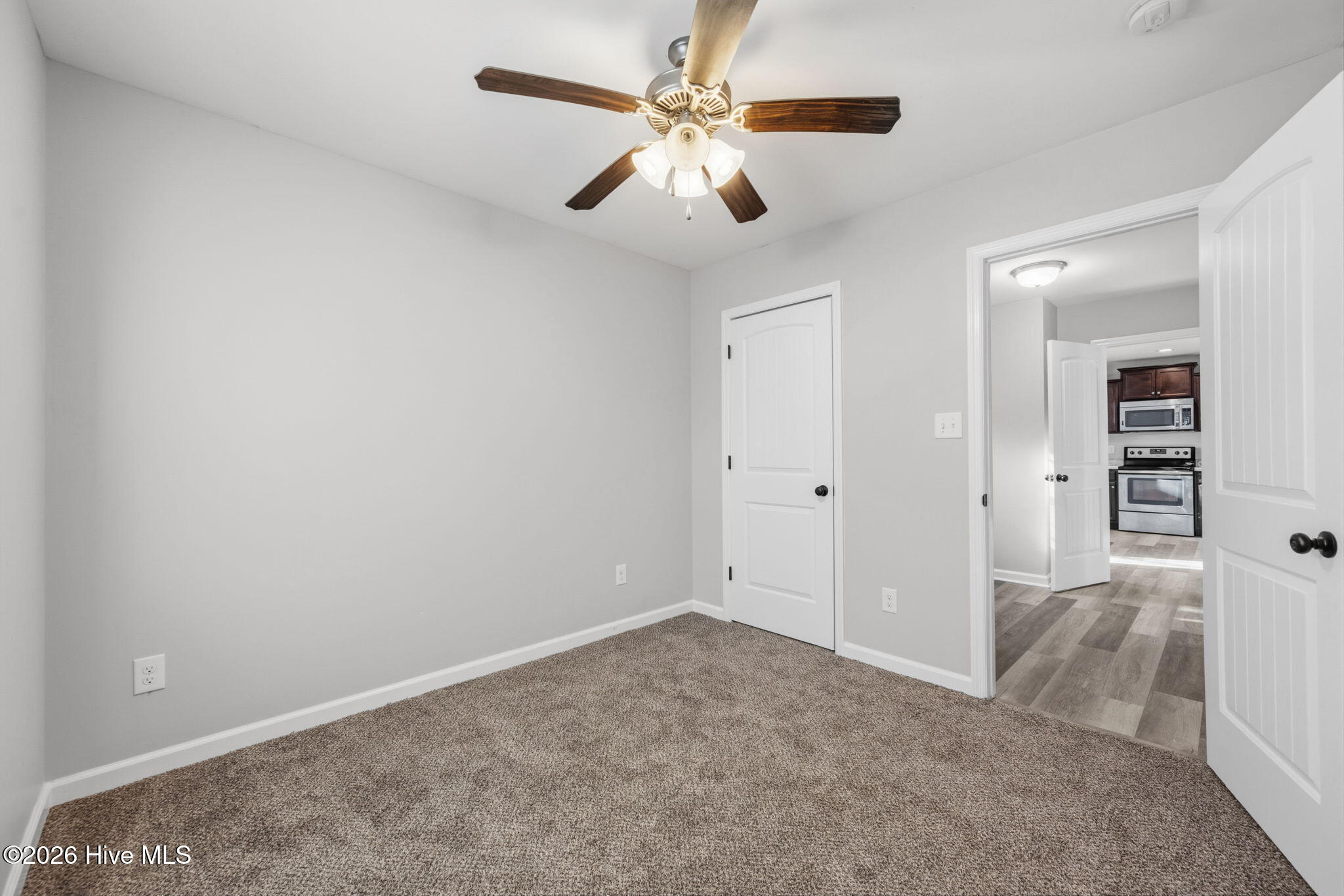 100558814 | Photo 34