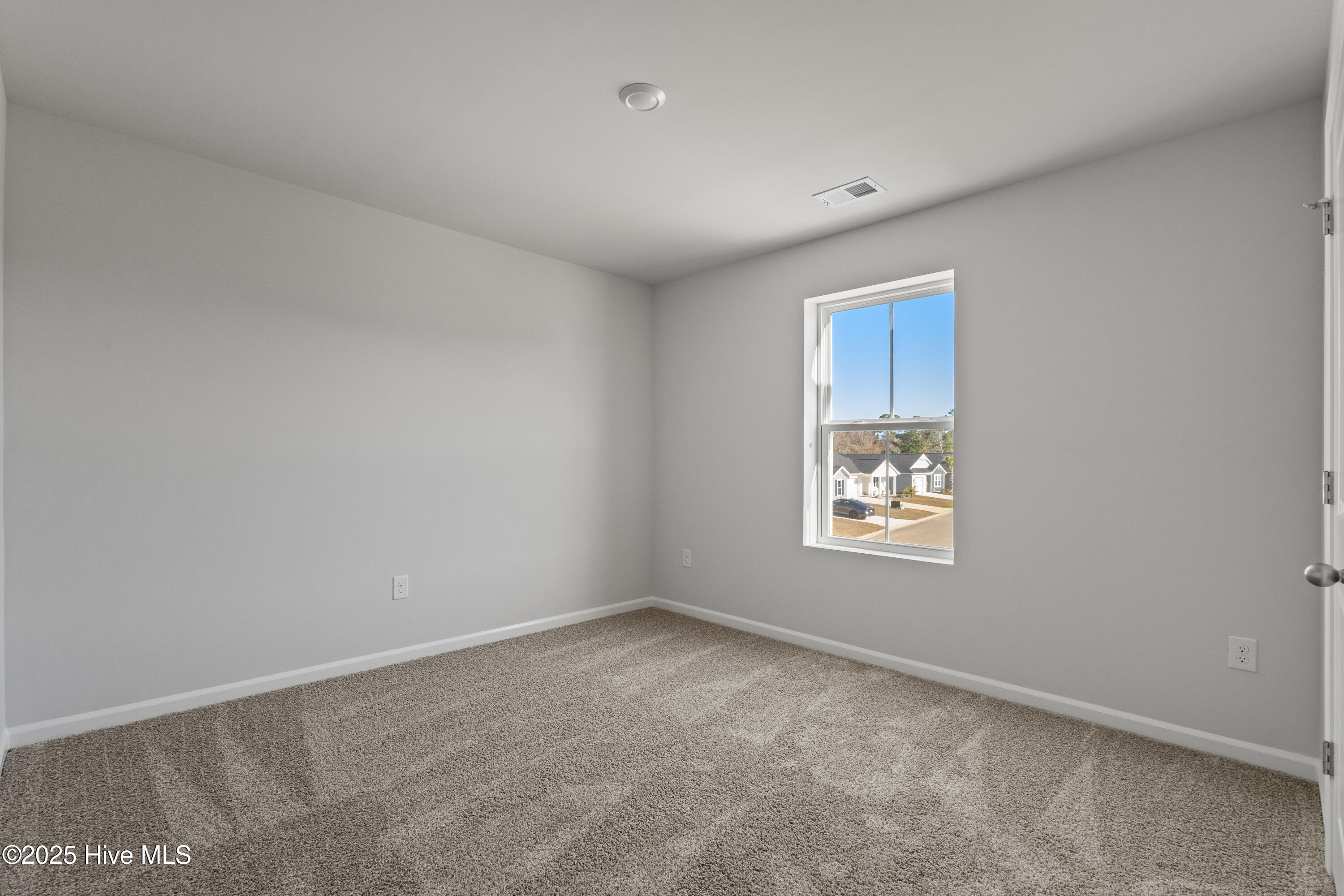 100528308 | Photo 30