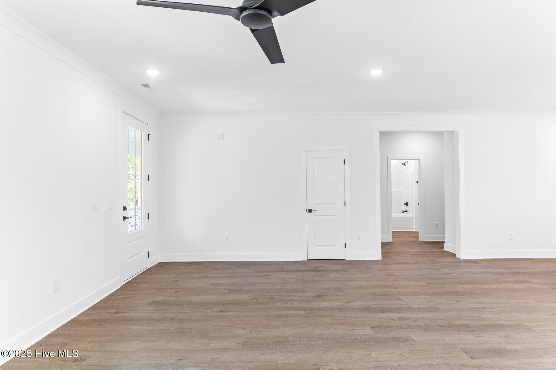 100505101 | Photo 10