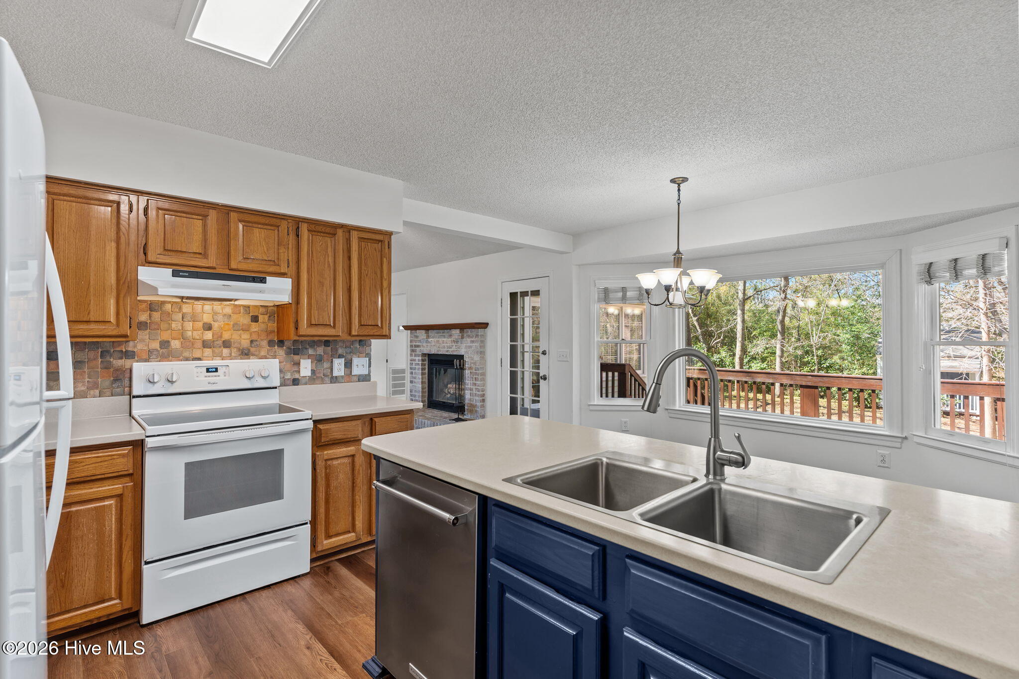 100556740 | Photo 14