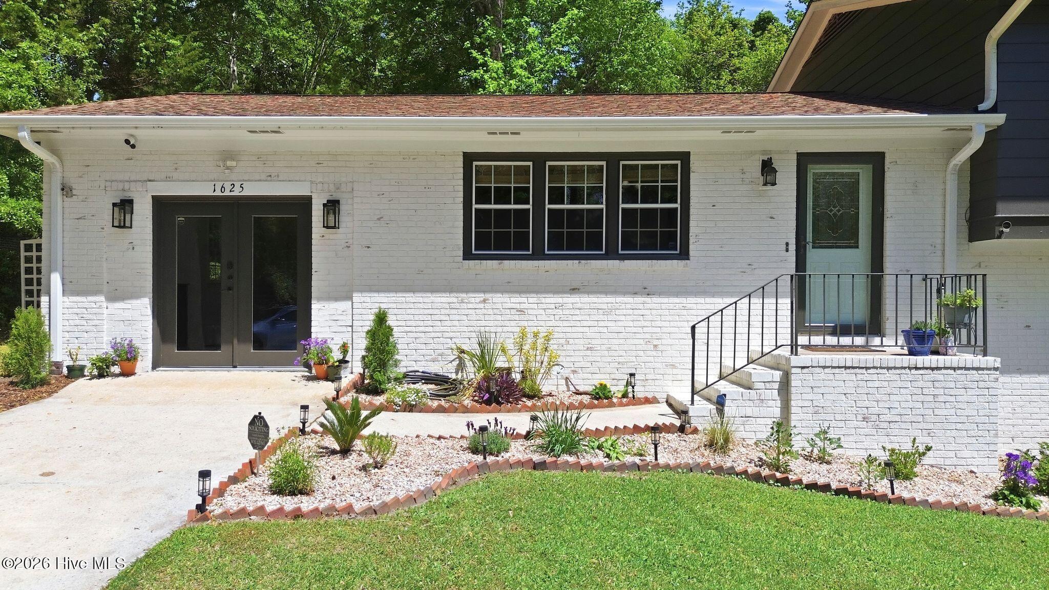 100568648 | Photo 68