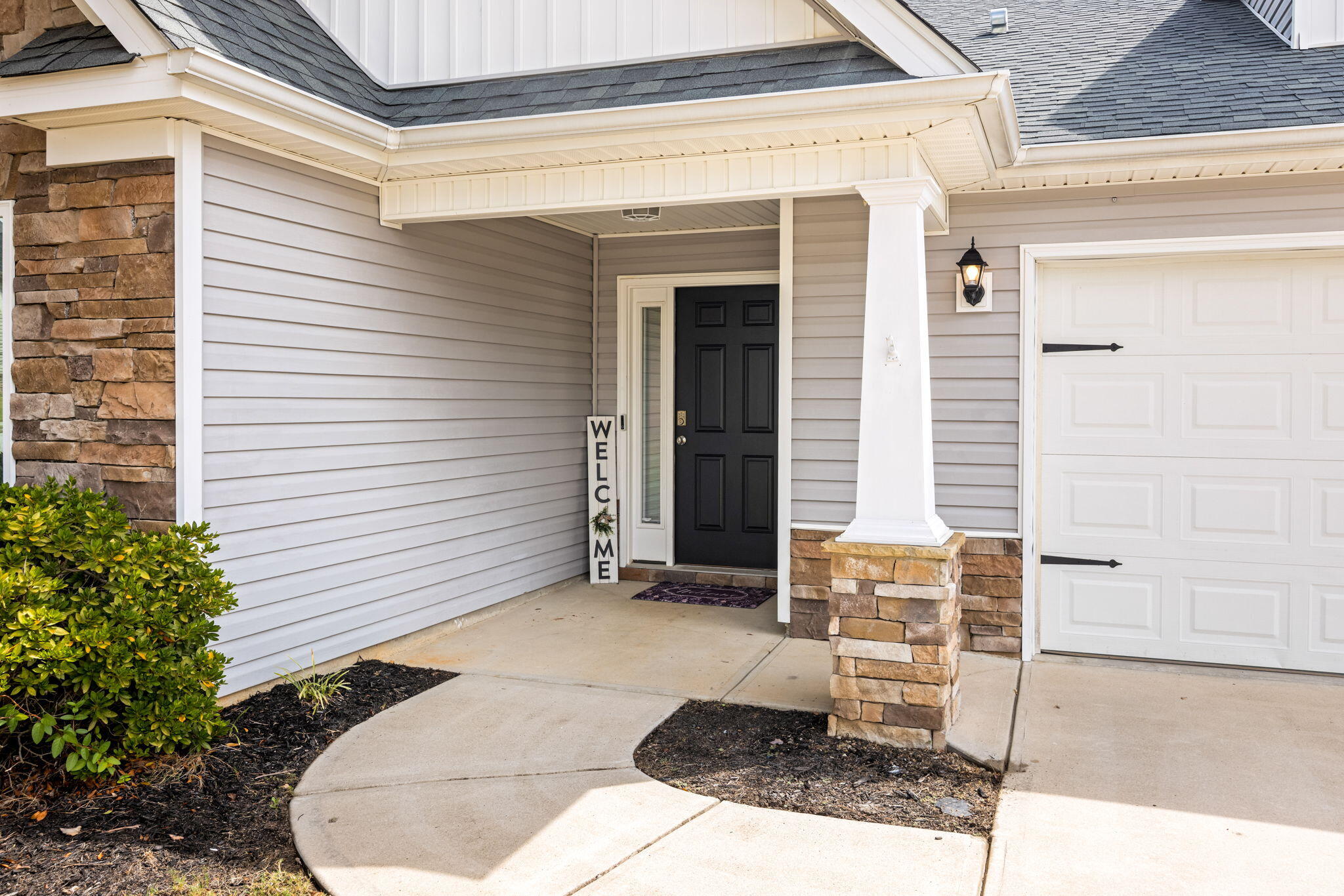 8-web-or-mls-674 Shipley Avenue-46