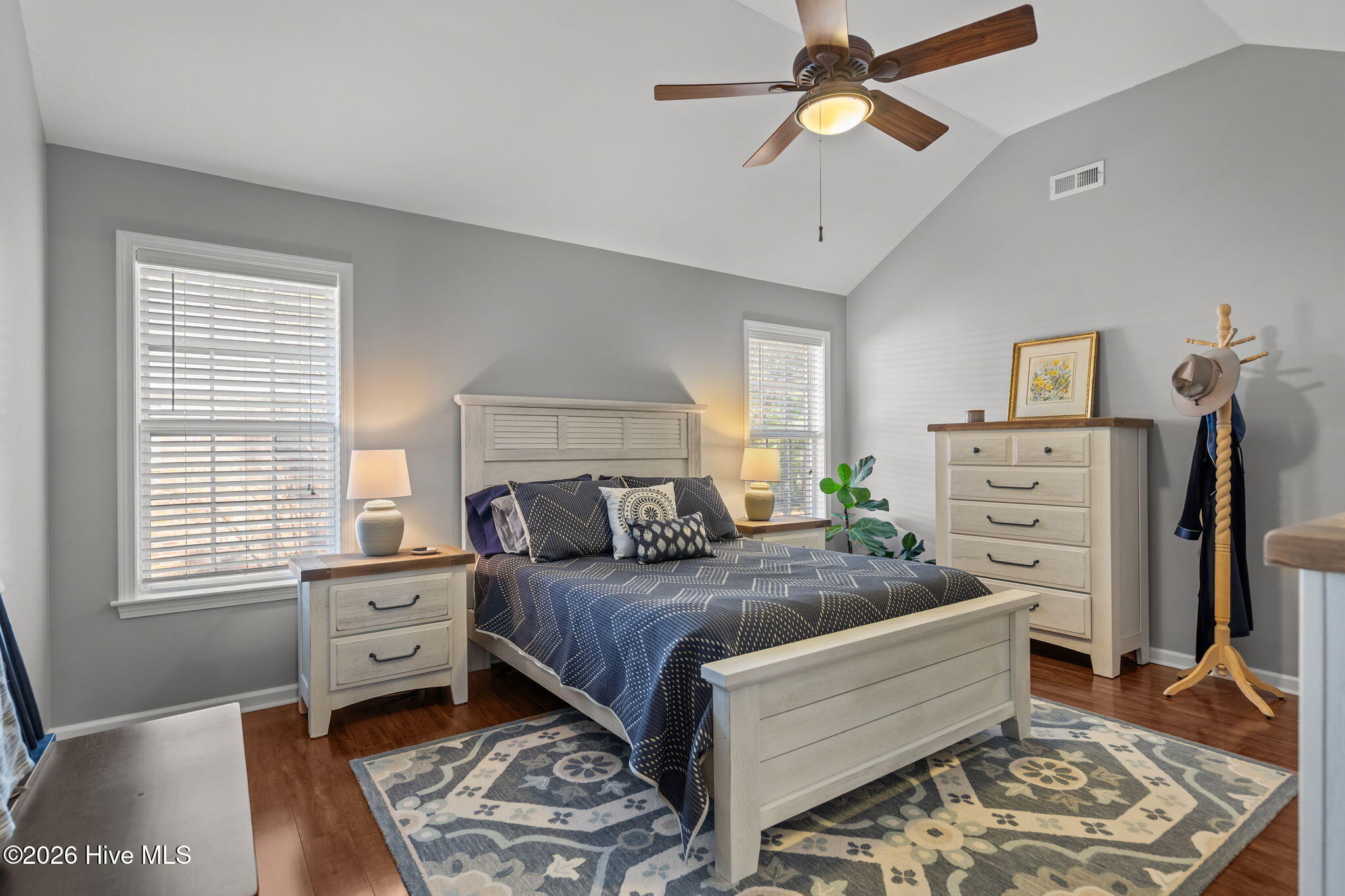 100552343 | Photo 15