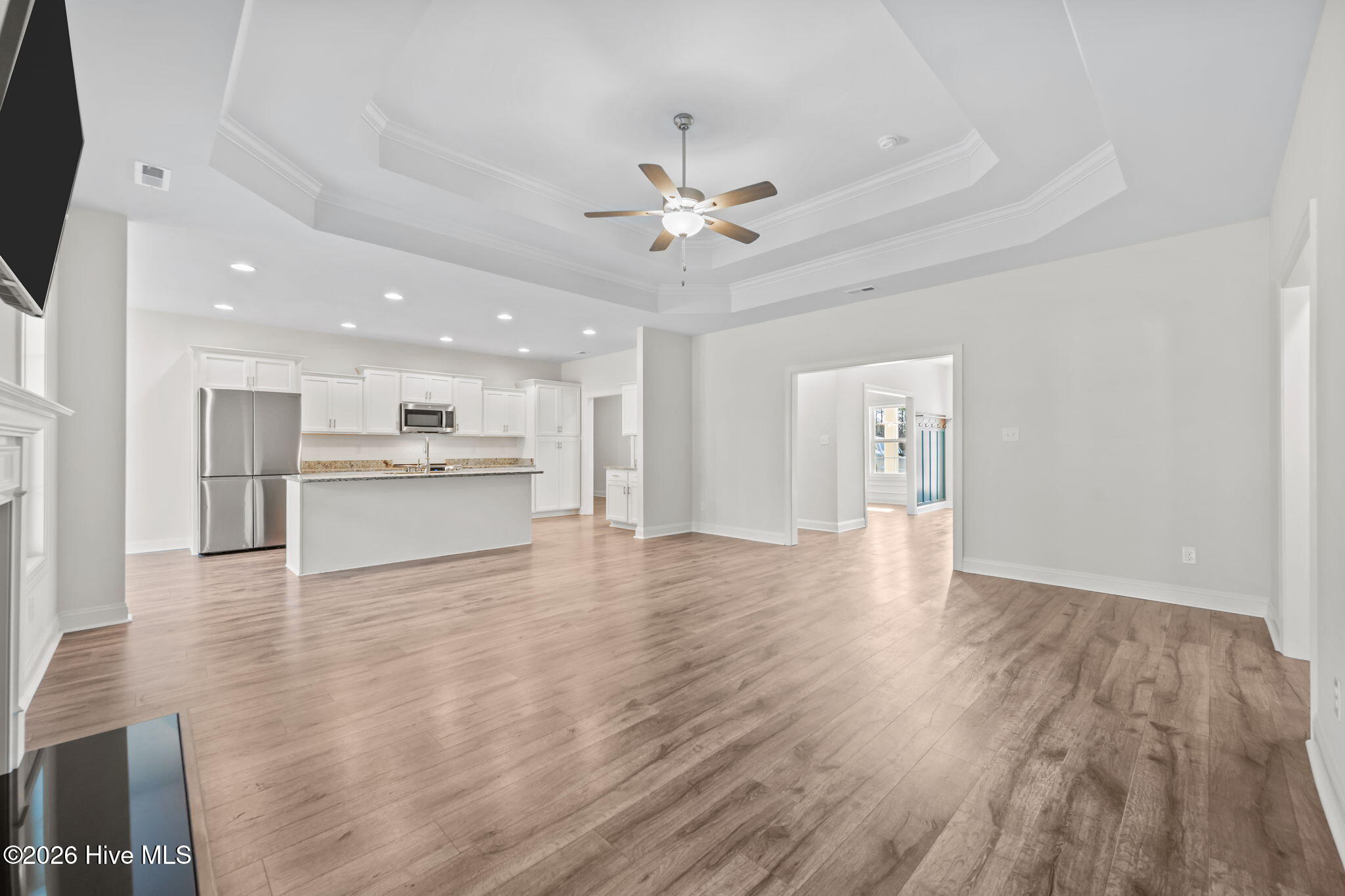 100561720 | Photo 11