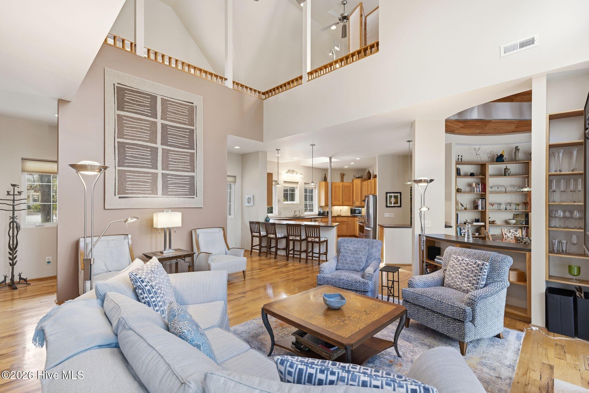 100555834 | Photo 20