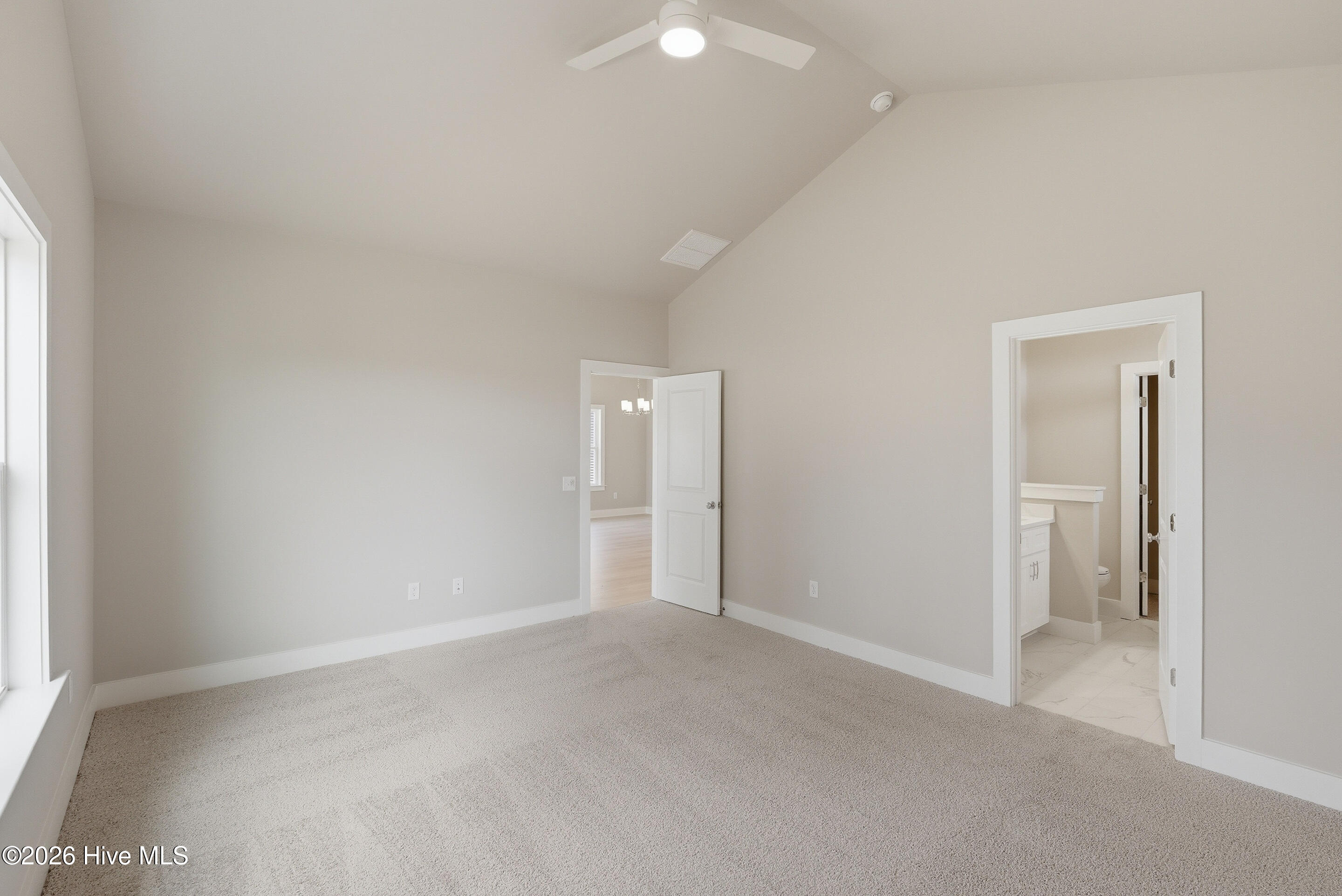 100547576 | Photo 13