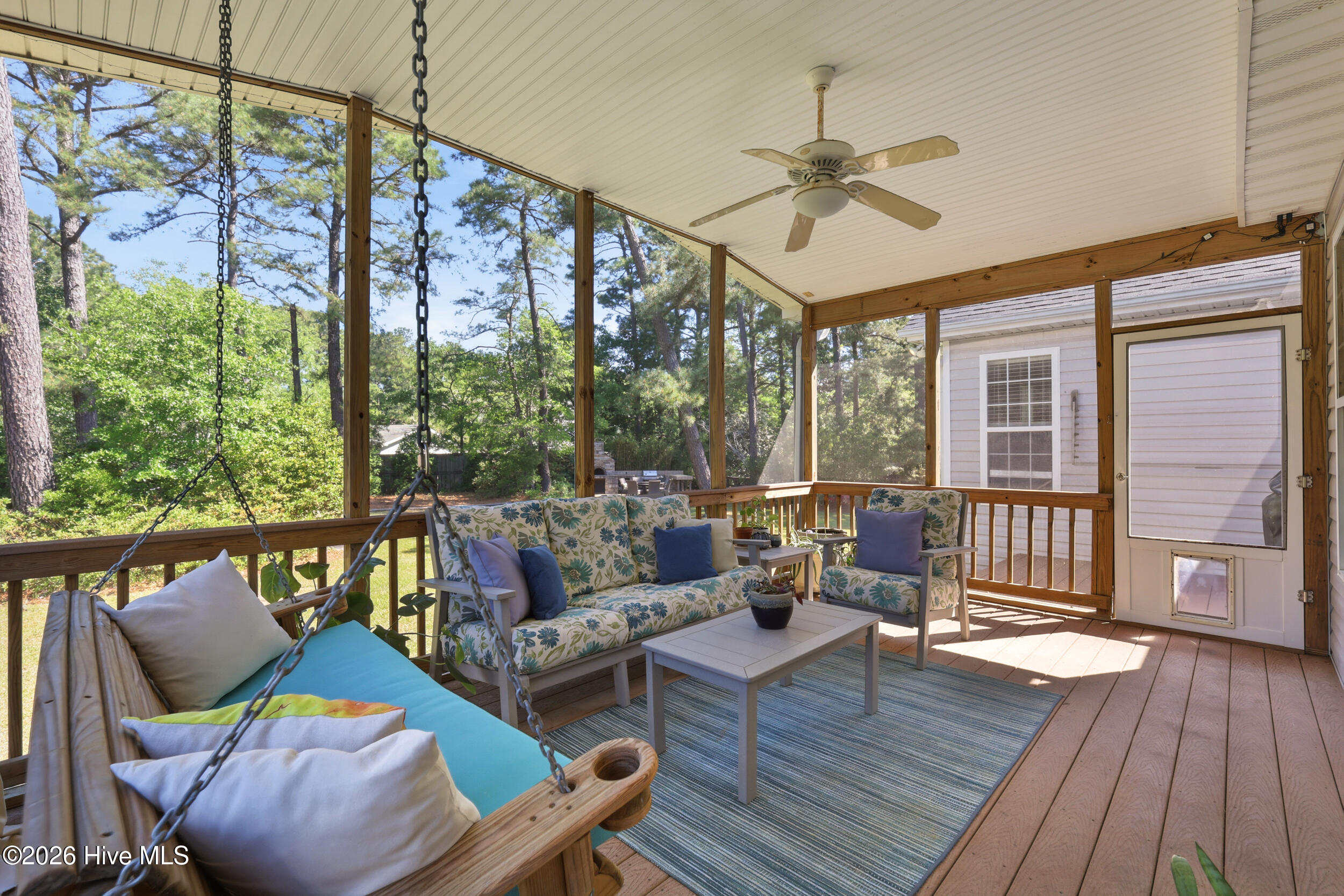 100568942 | Photo 32