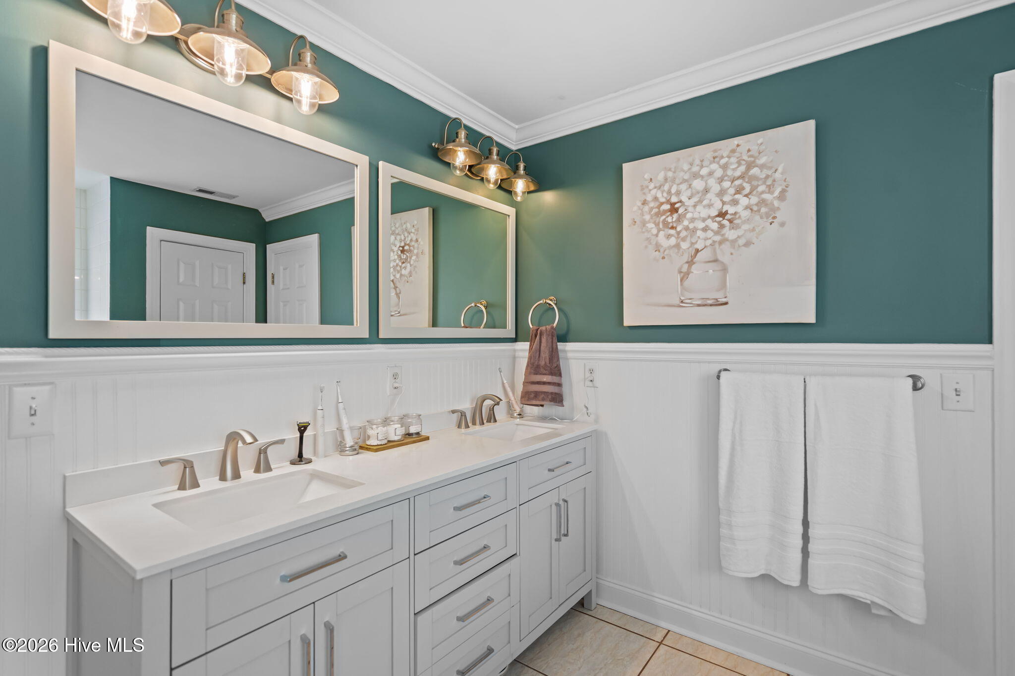 100558243 | Photo 36