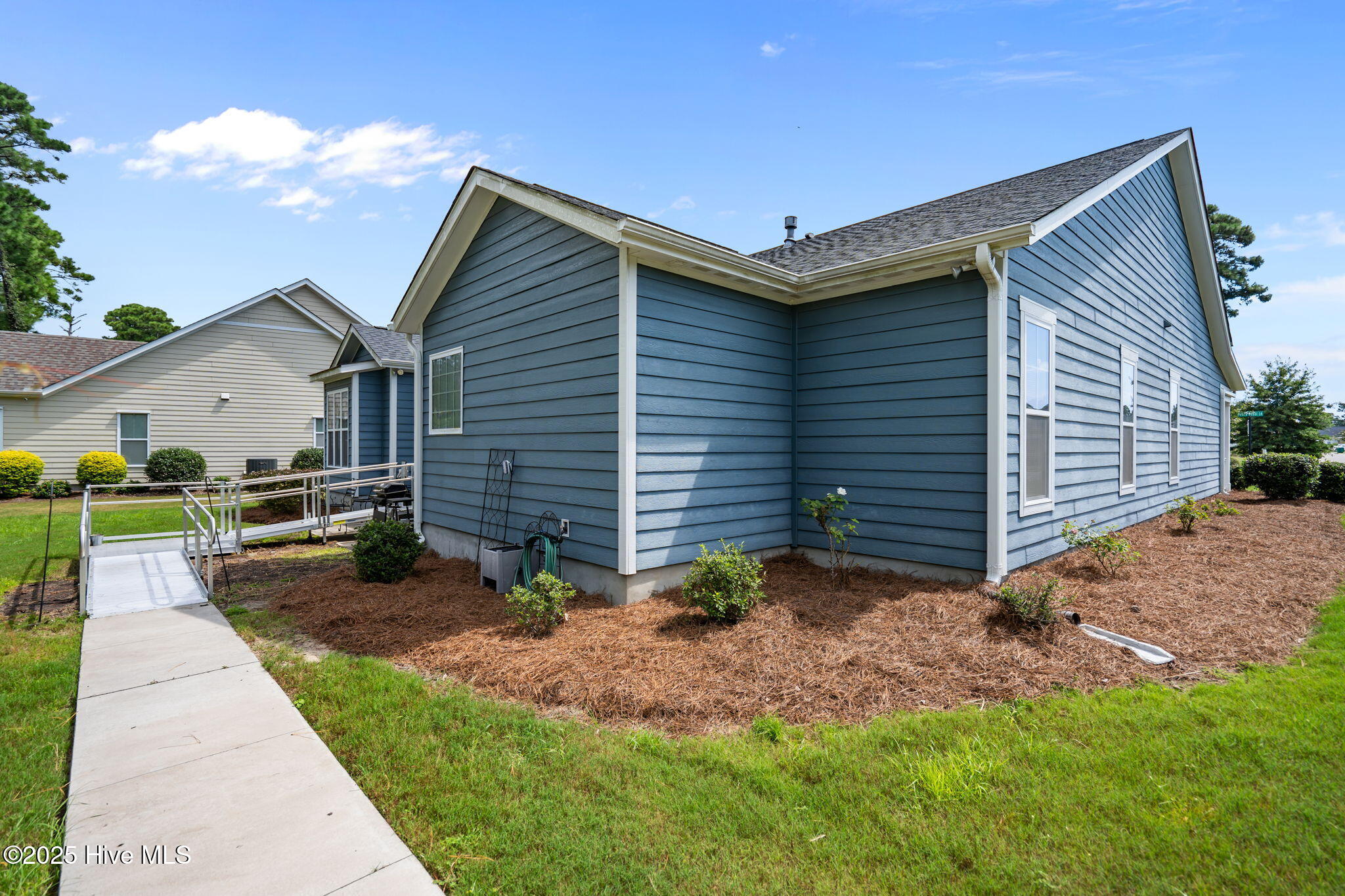 100525866 | Photo 47