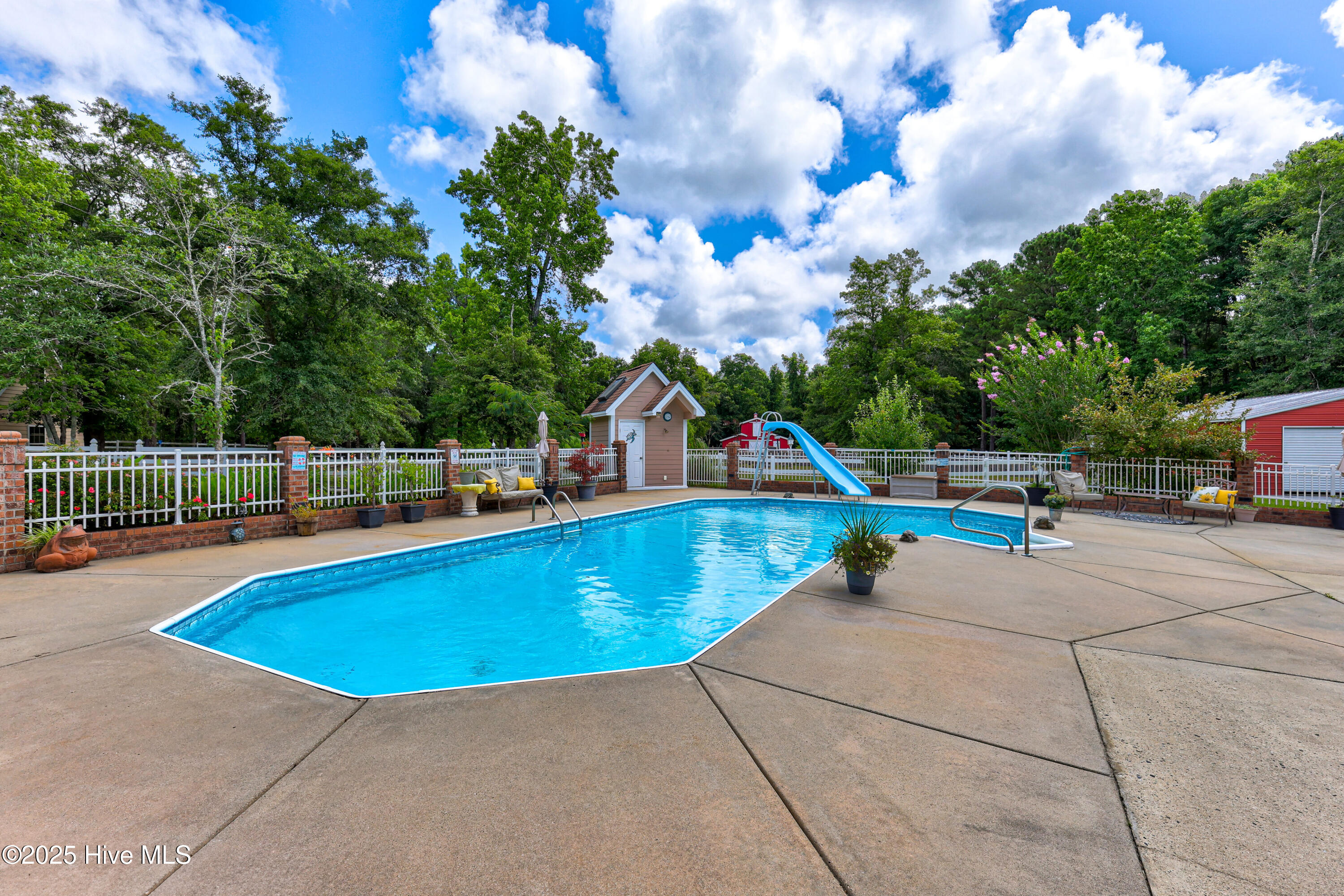 100517619 | Photo 67