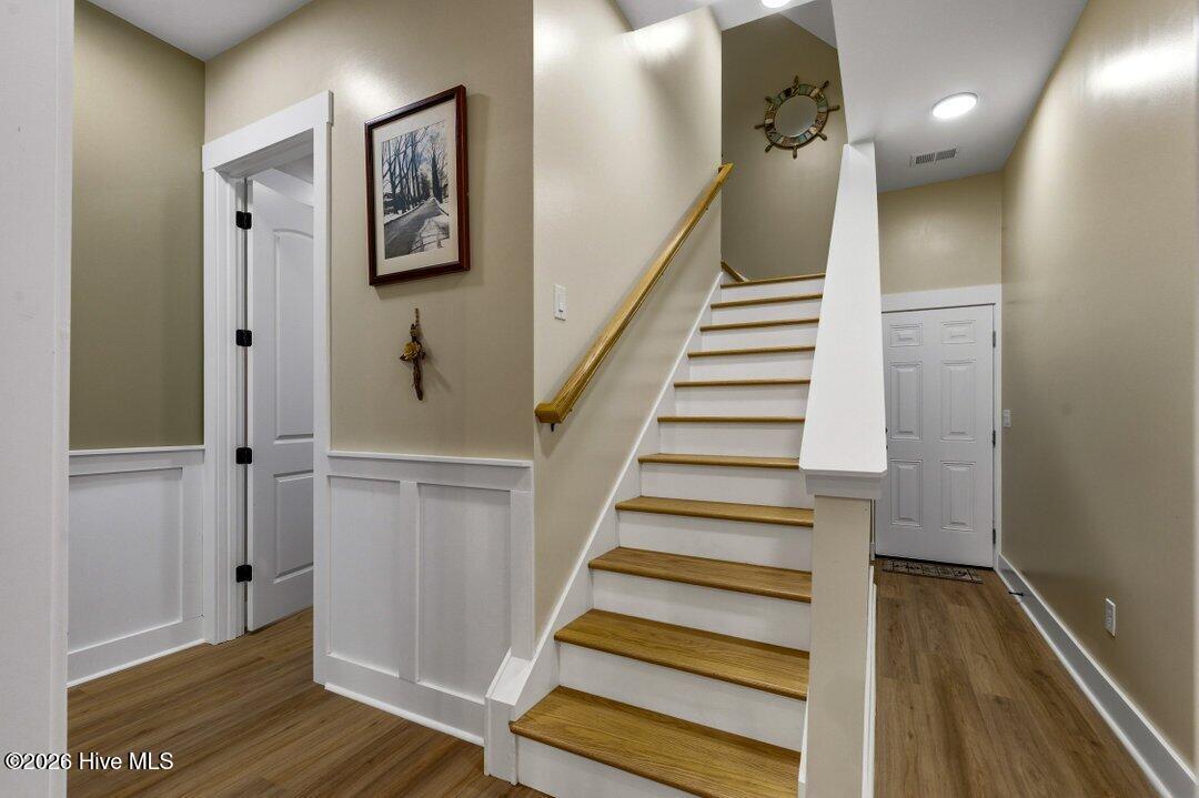 100560083 | Photo 23