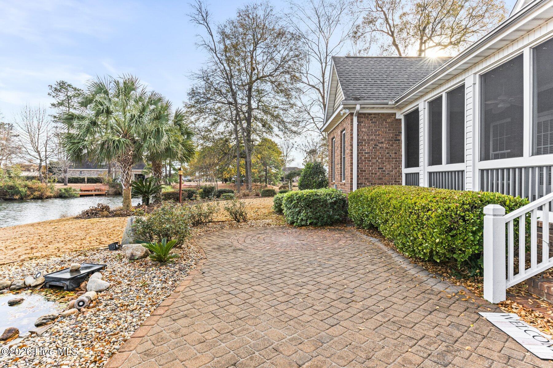 100547238 | Photo 33