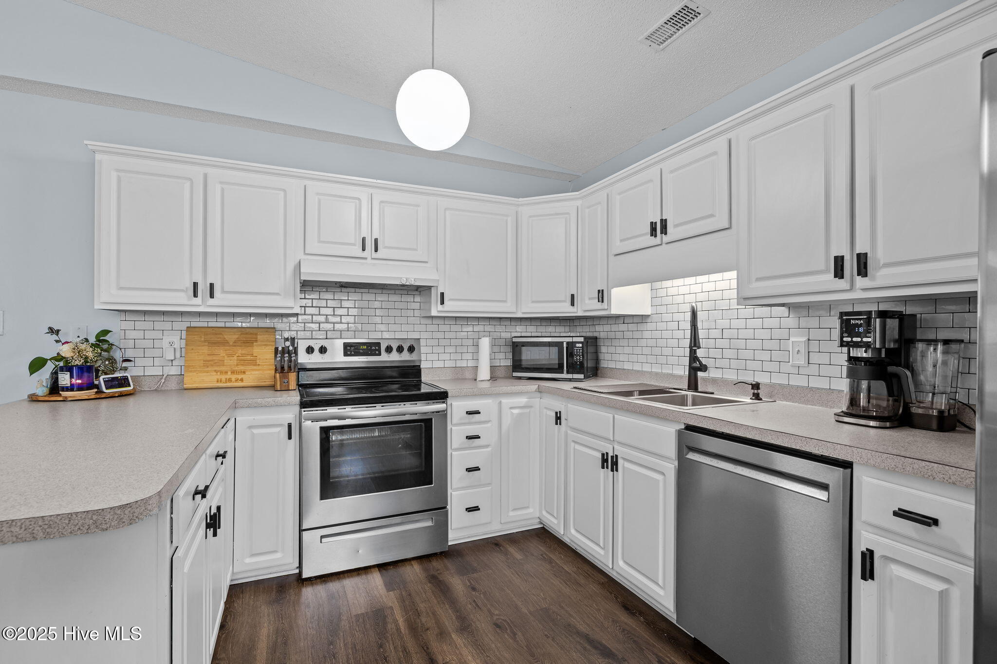 100530656 | Photo 27