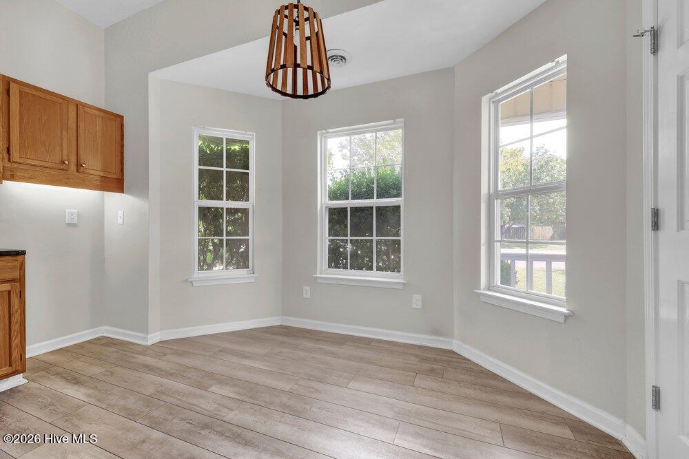 100552082 | Photo 14