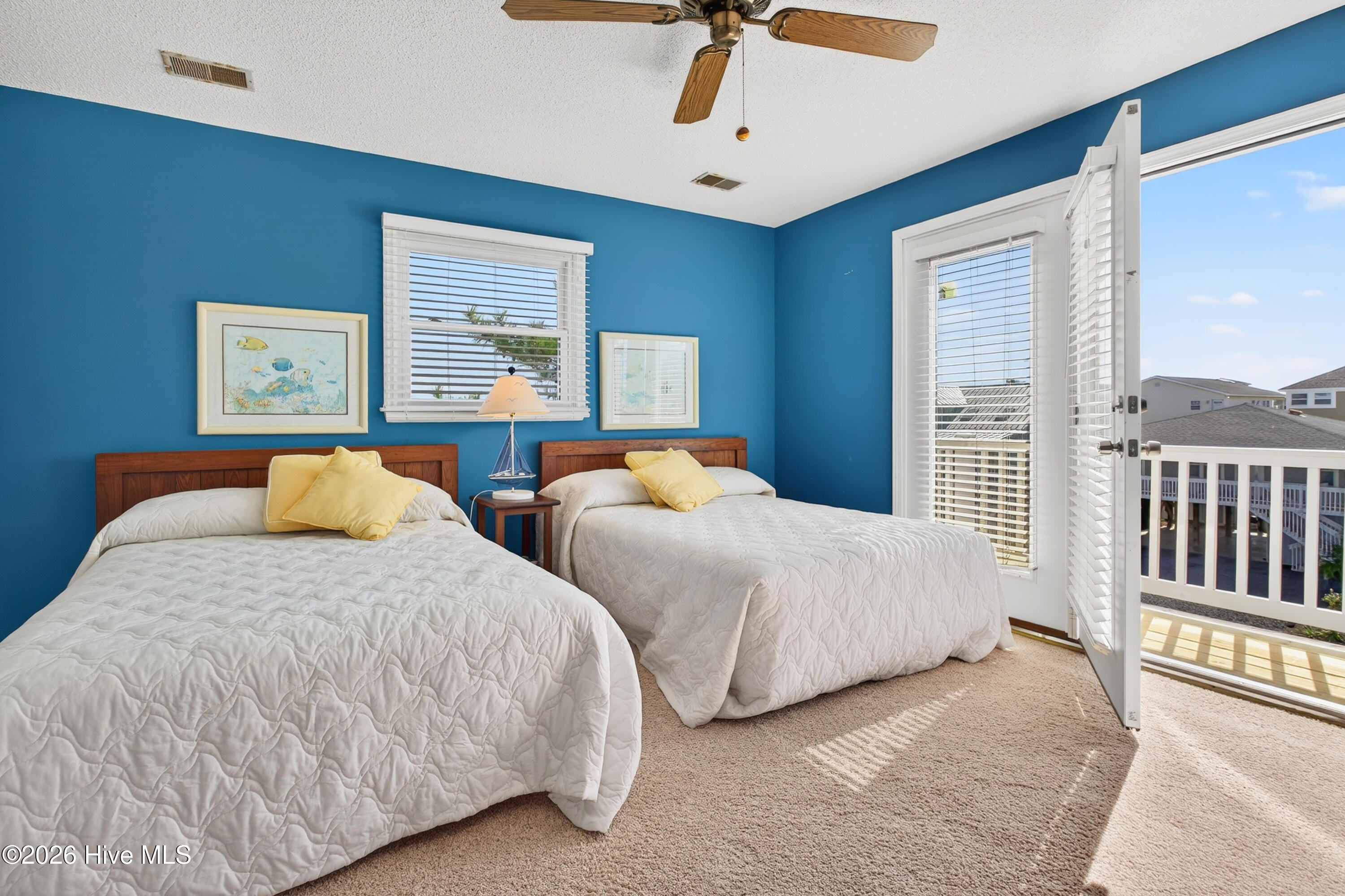 100558876 | Photo 34