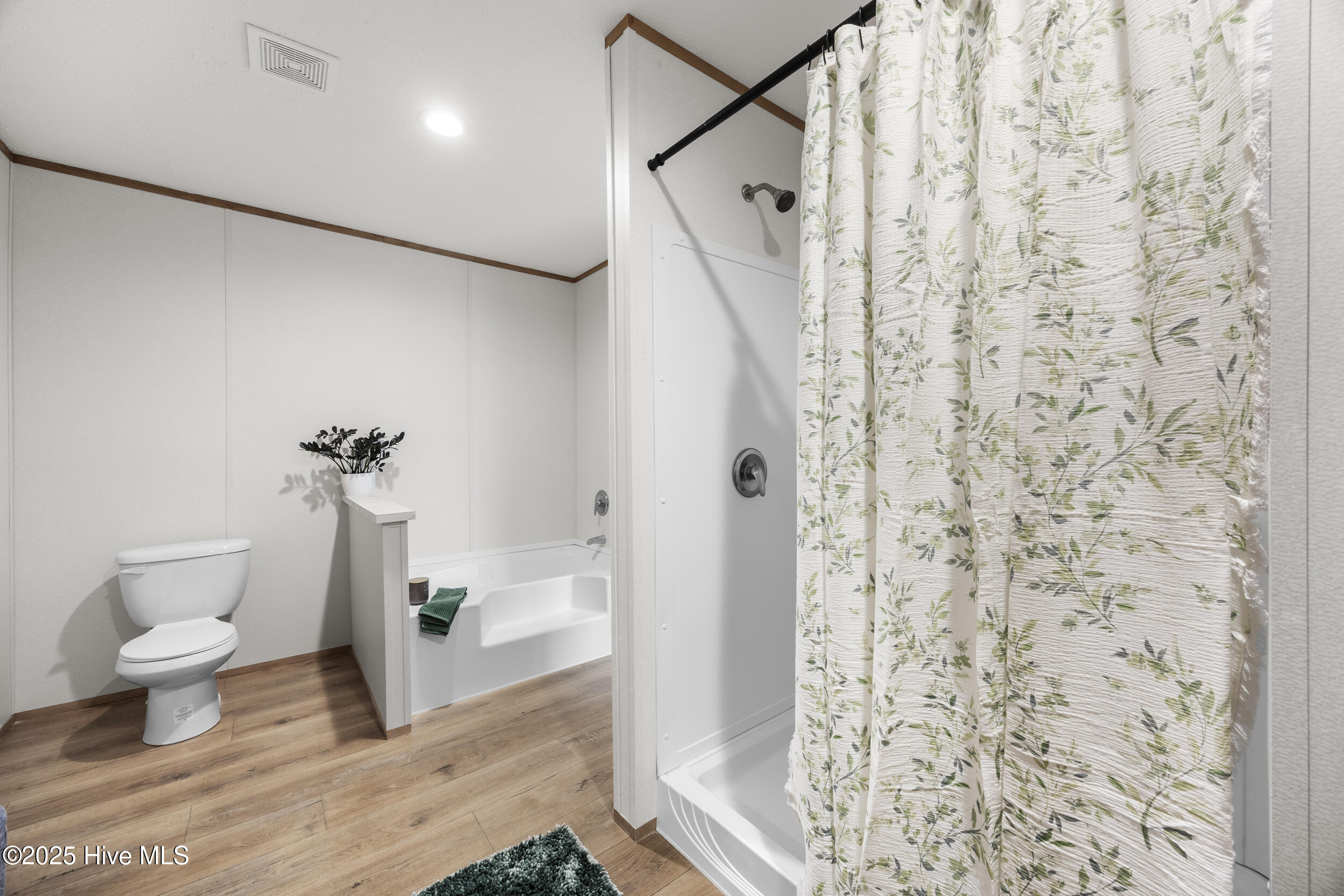 100546833 | Photo 27