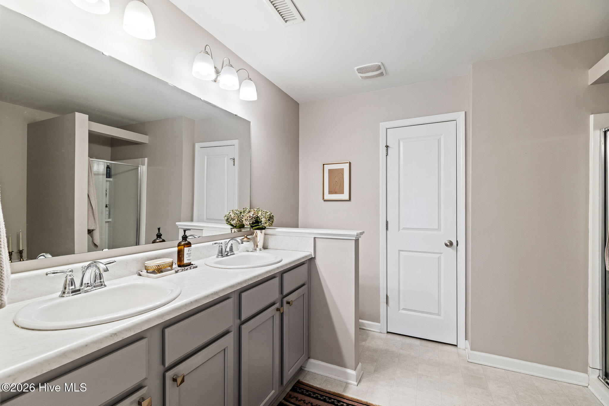 100556686 | Photo 23