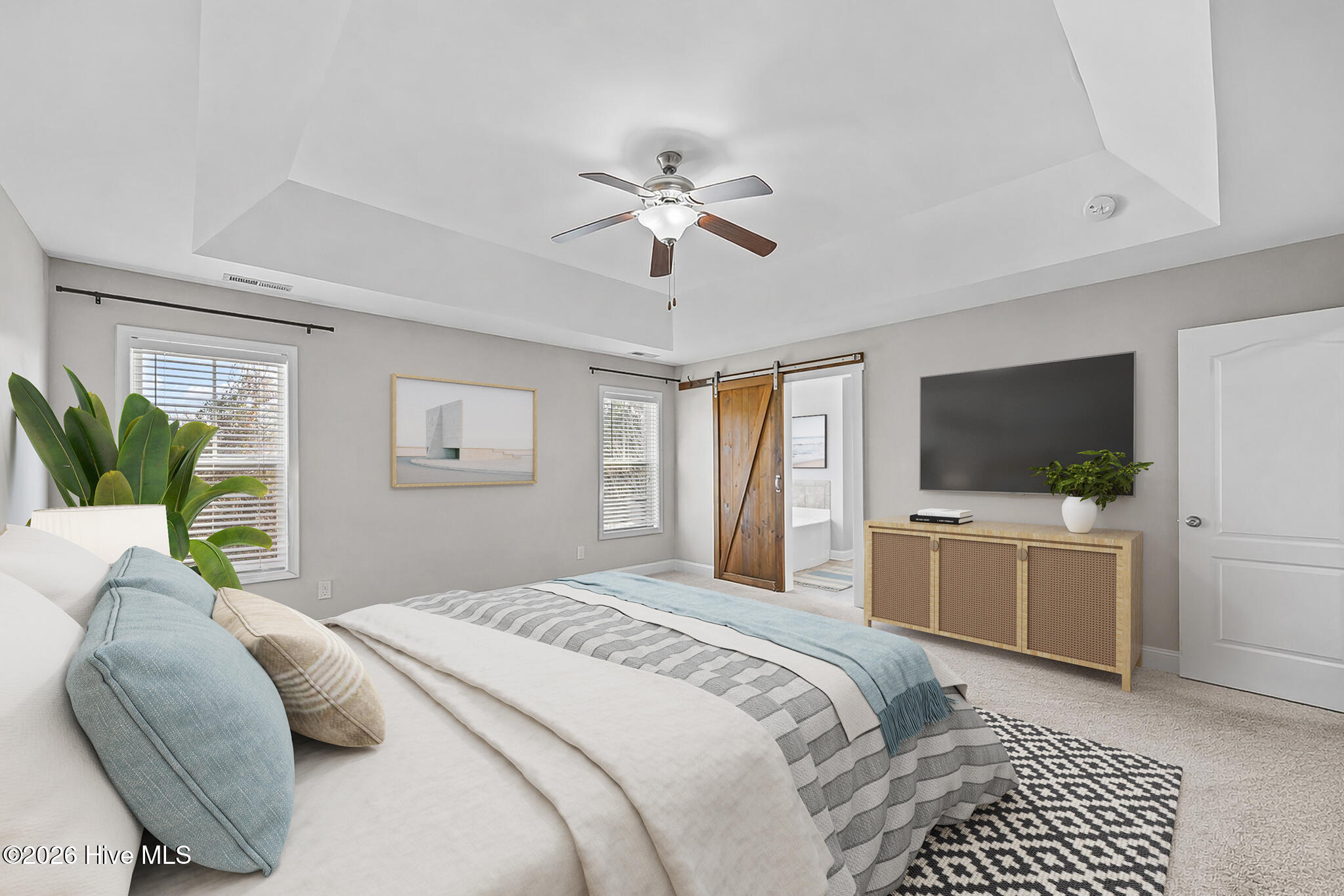 100561855 | Photo 24