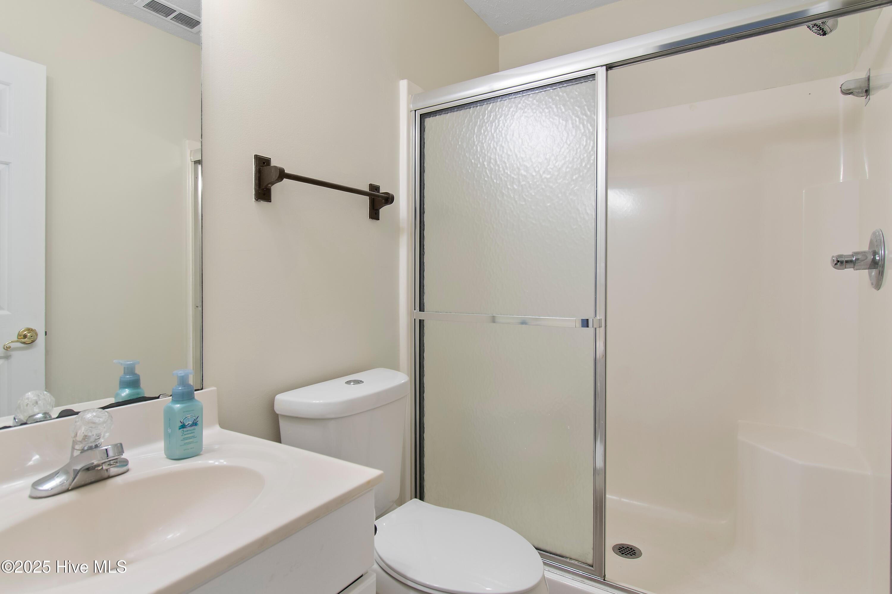 100515628 | Photo 32