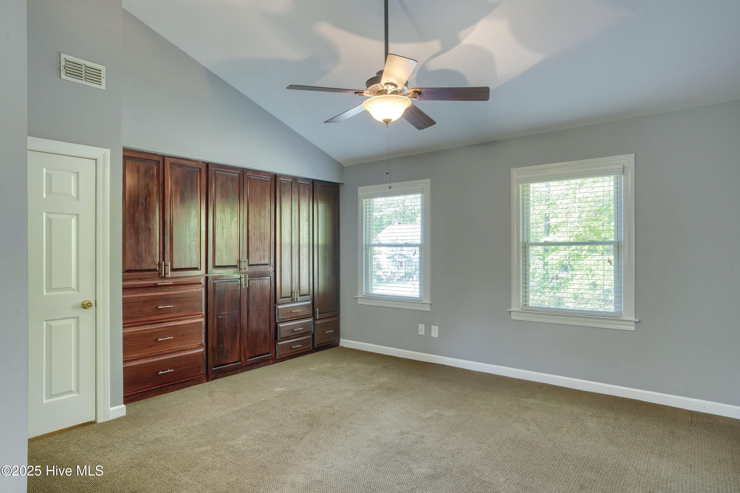 100554842 | Photo 17