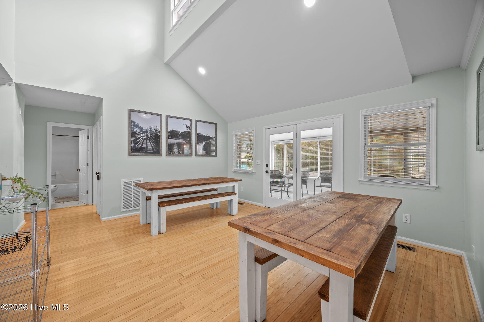 100547924 | Photo 39