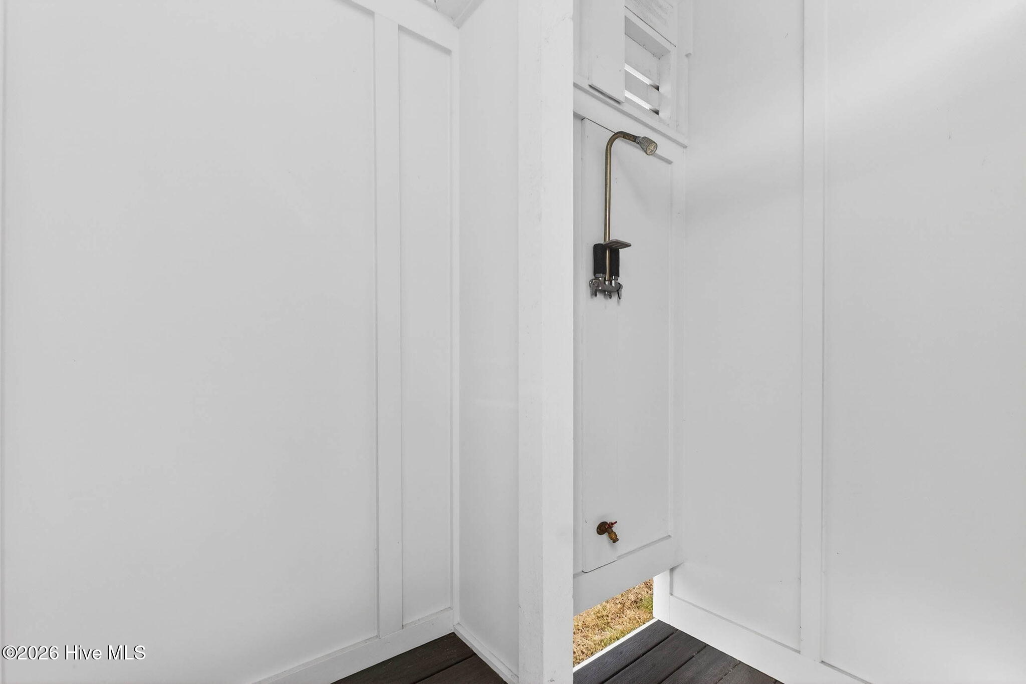 100561334 | Photo 73