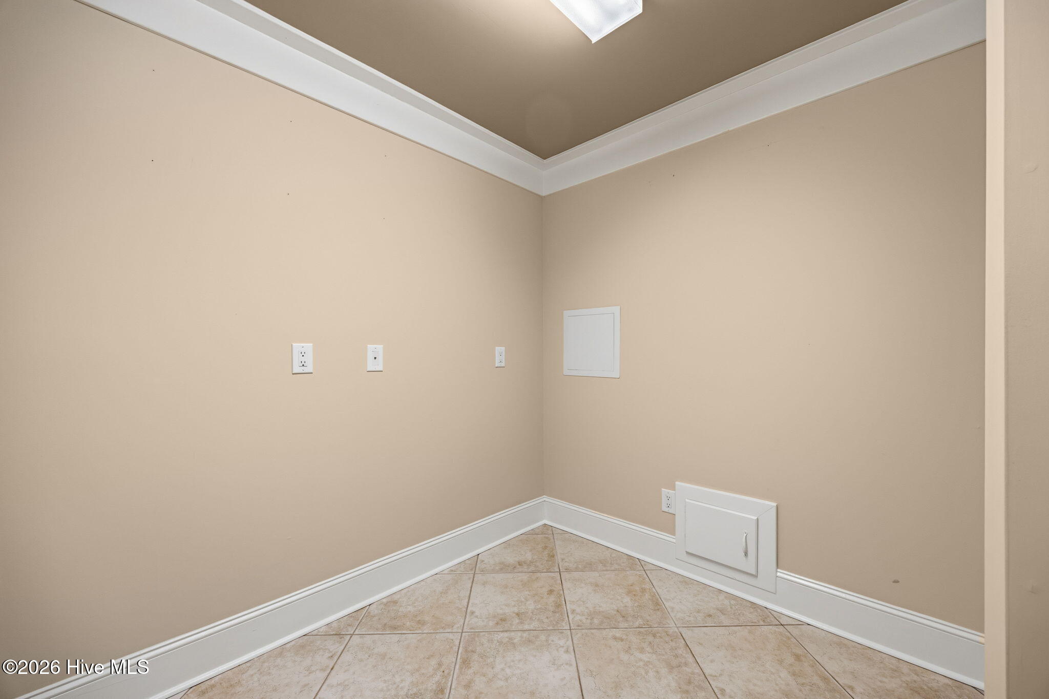 100561060 | Photo 55