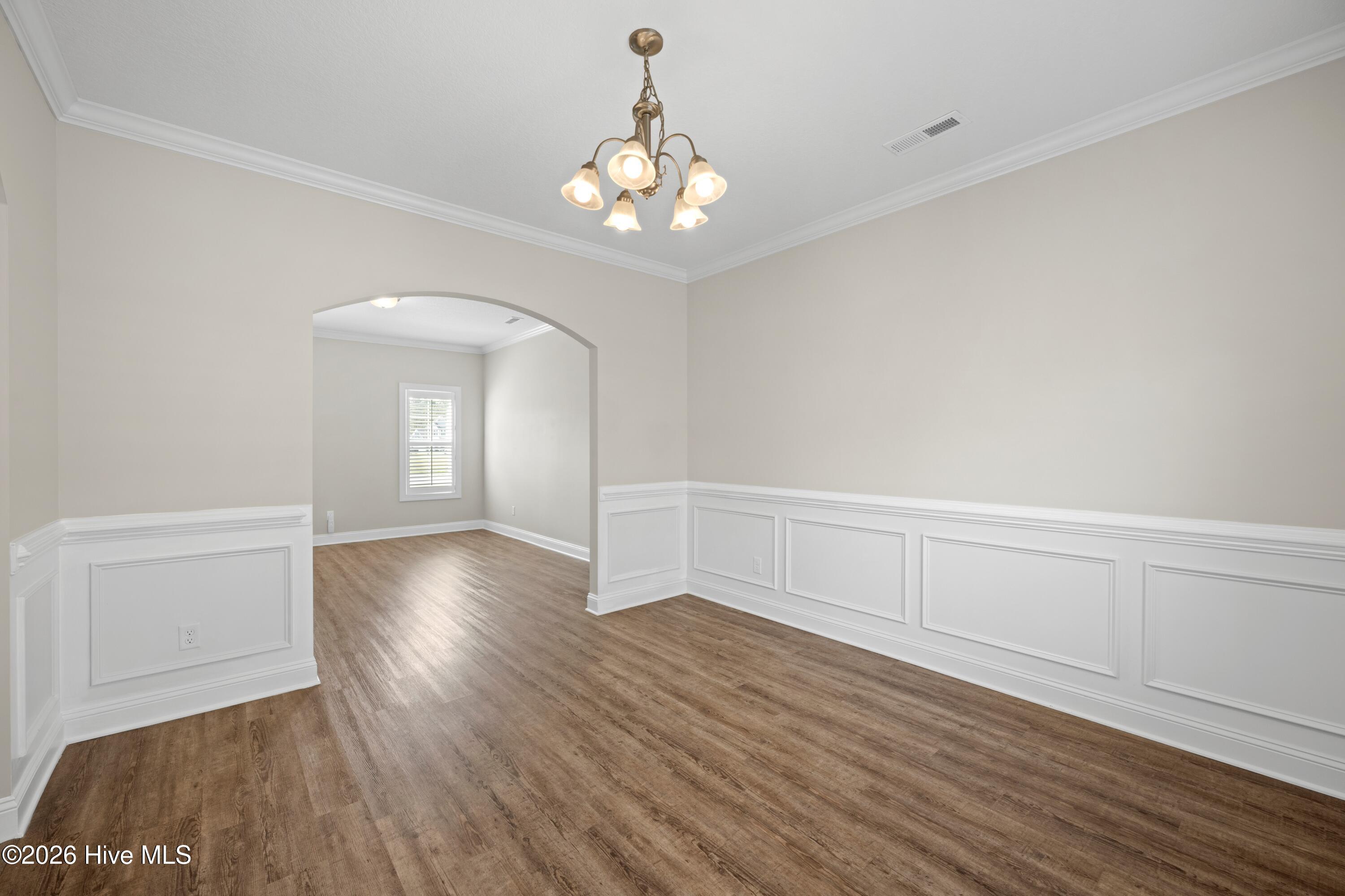 100561863 | Photo 18