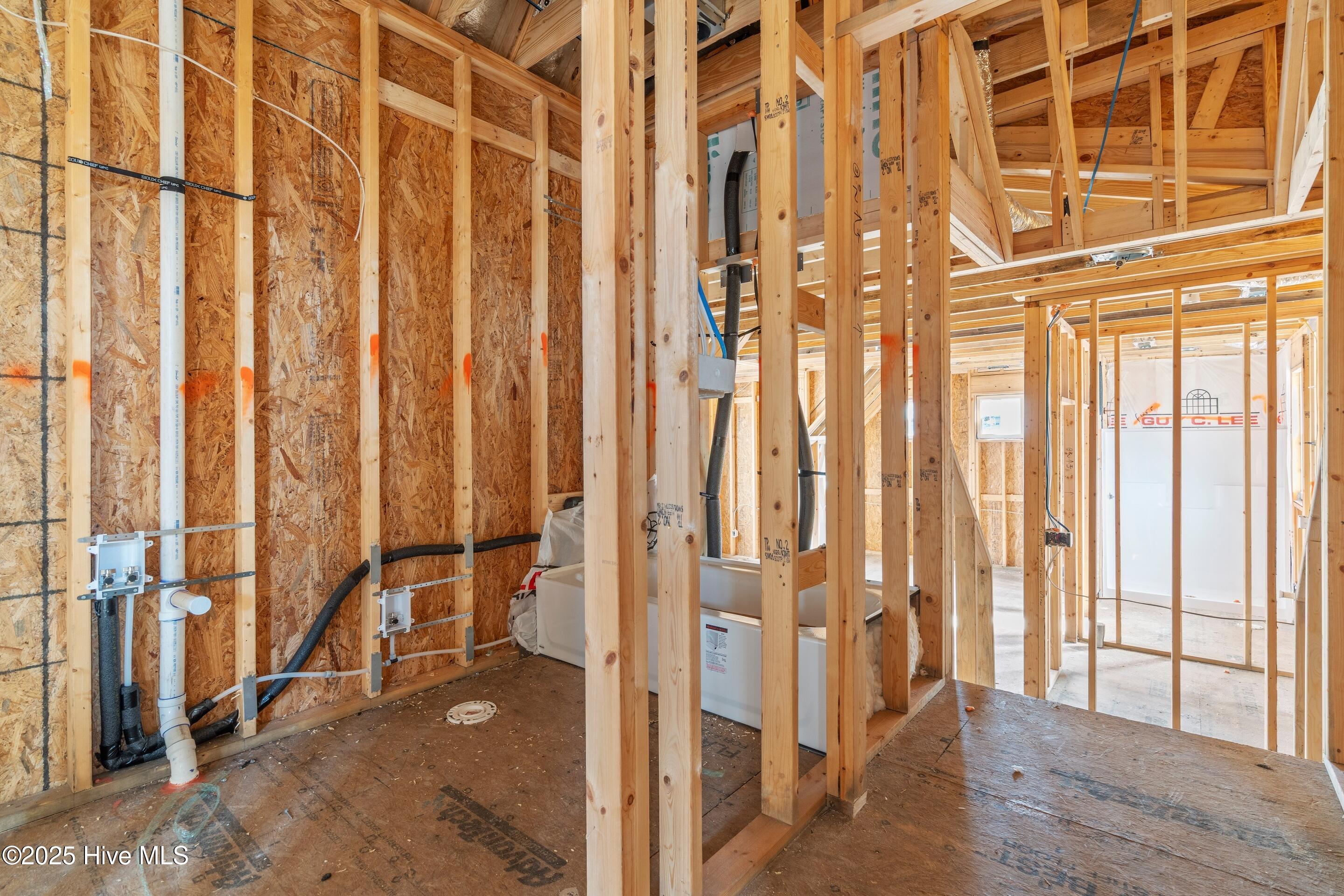 100543069 | Photo 67