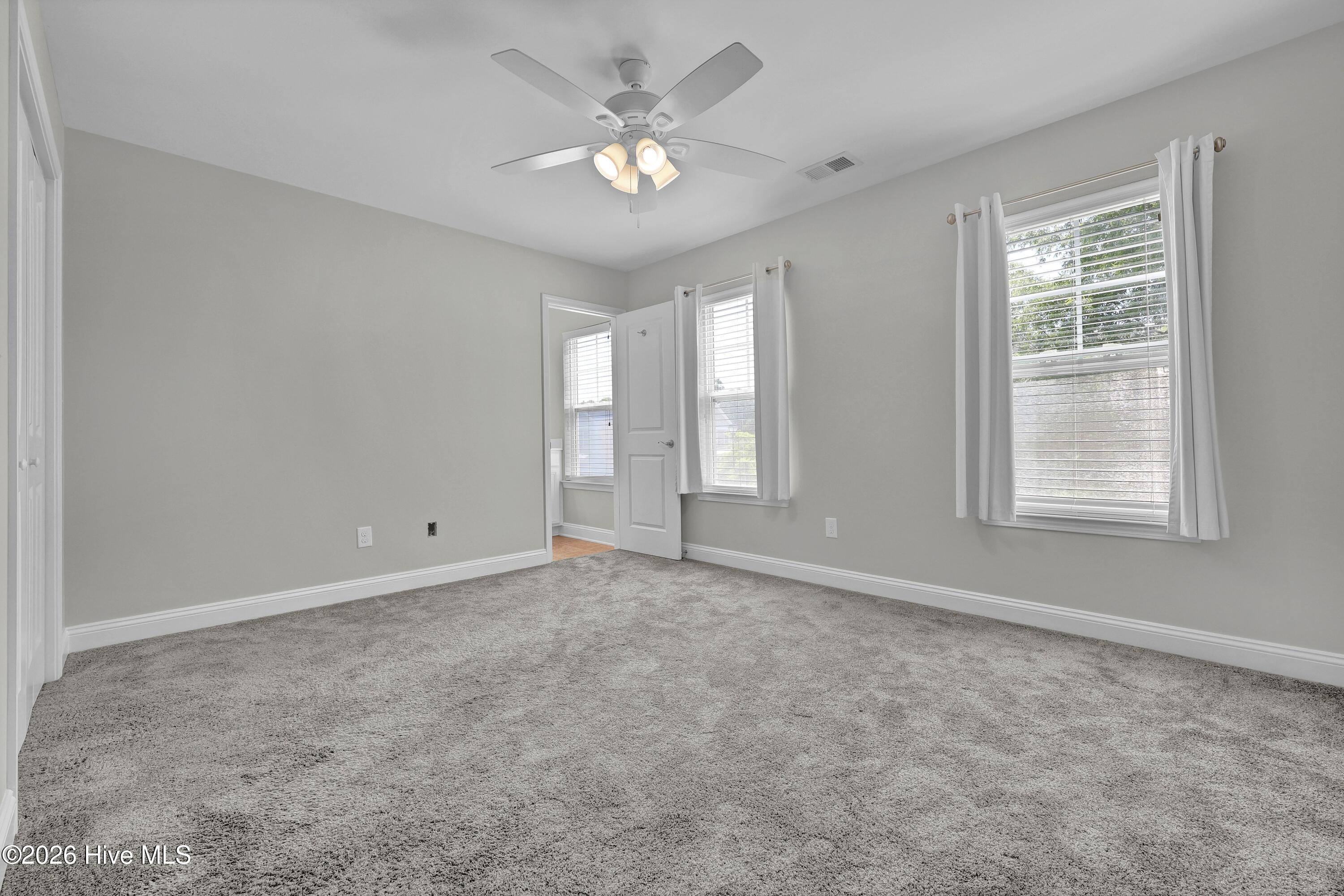 100567851 | Photo 14