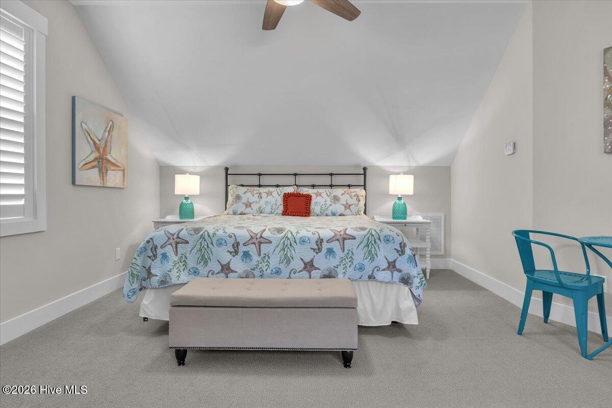 100558709 | Photo 71