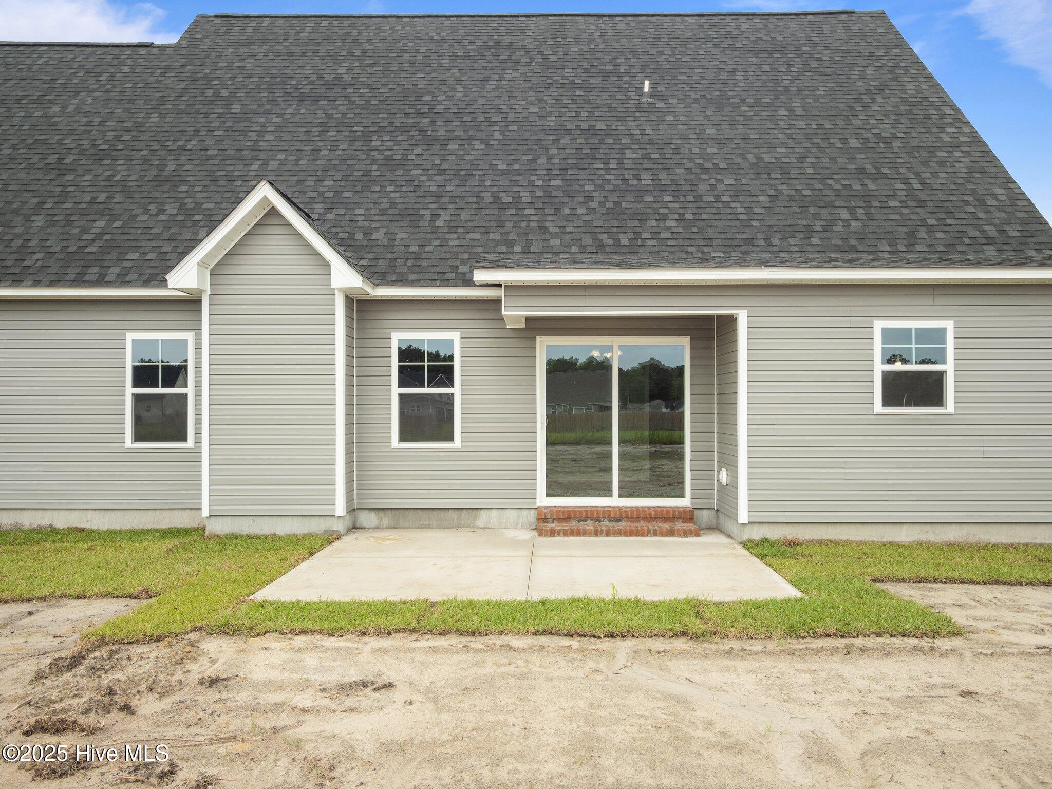 100511213 | Photo 47