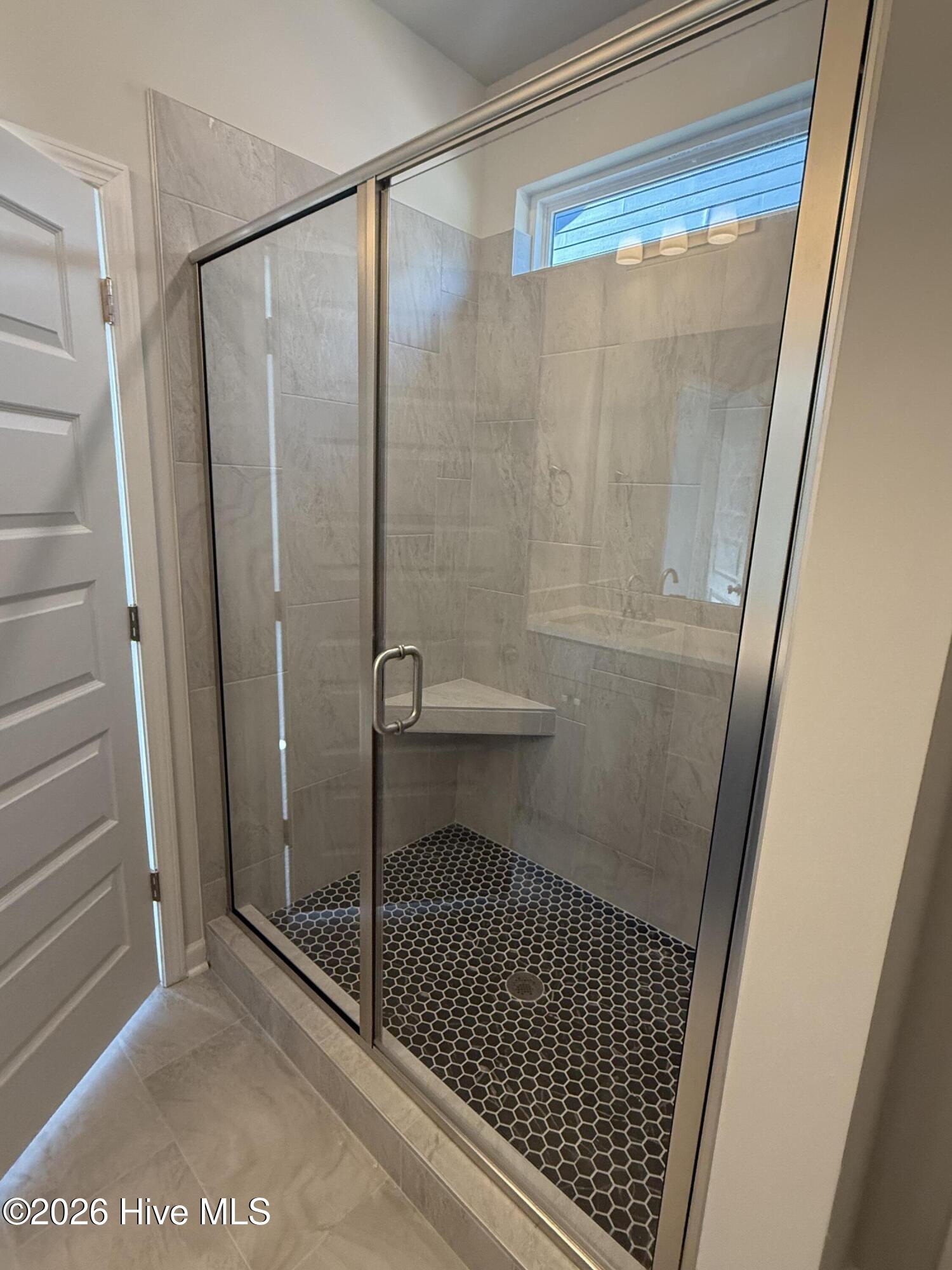 100549851 | Photo 13