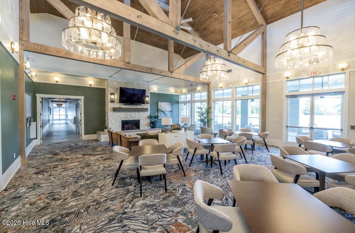 100567663 | Photo 37