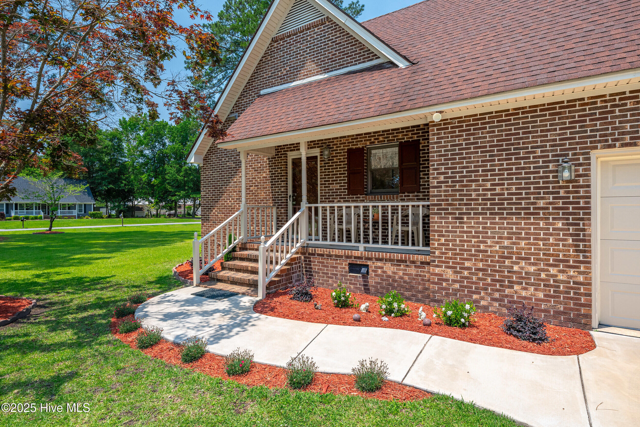 601shelleydr-exterior-9