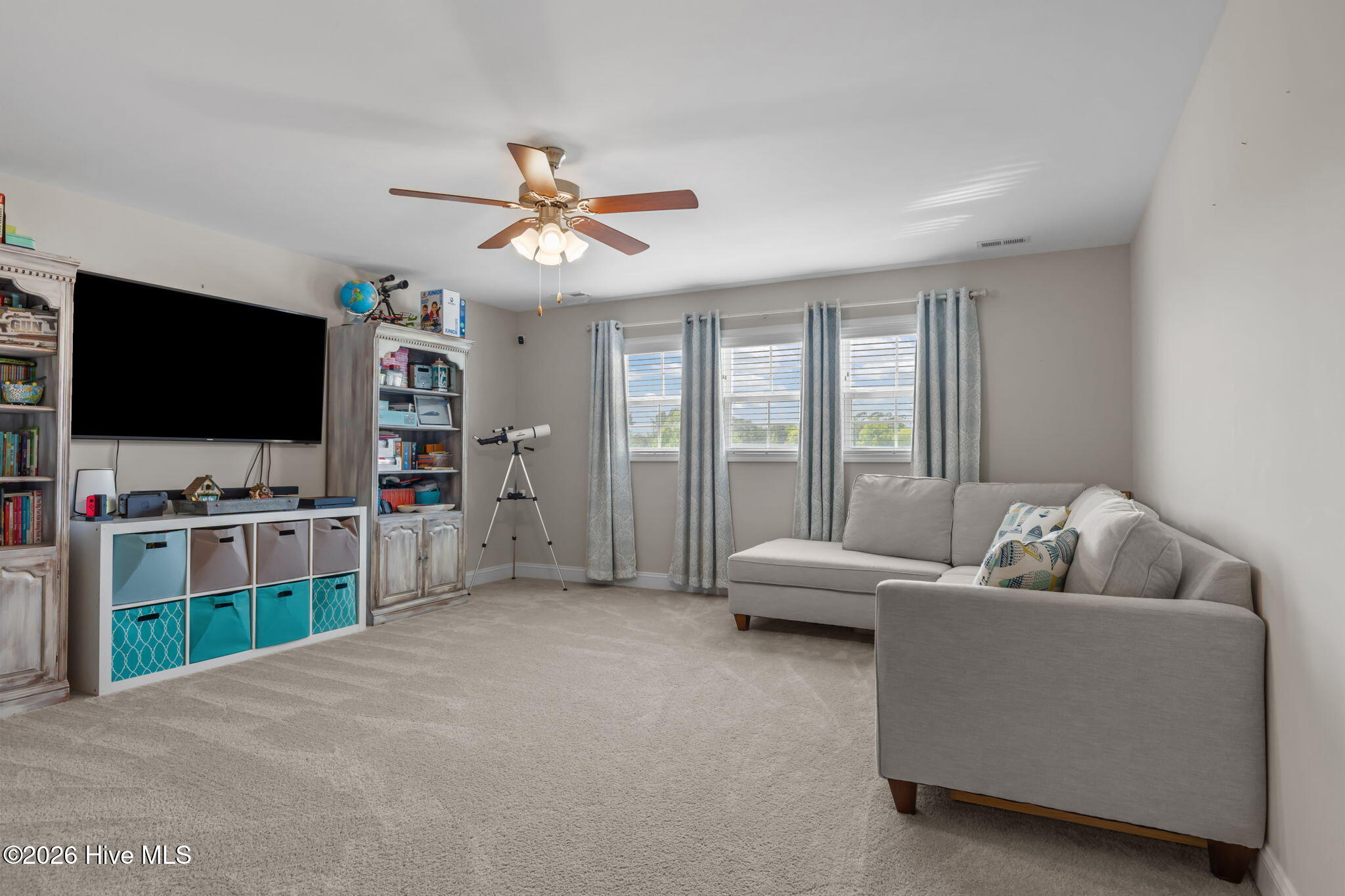 100569741 | Photo 27