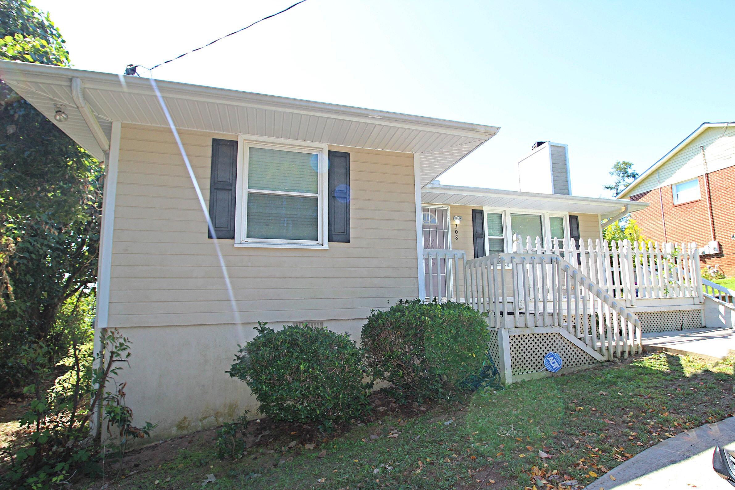 Homes for sale in North Augusta, SC | 308 Bradleyville Road Road, North Augusta, SC 29841 | MLS# 547863