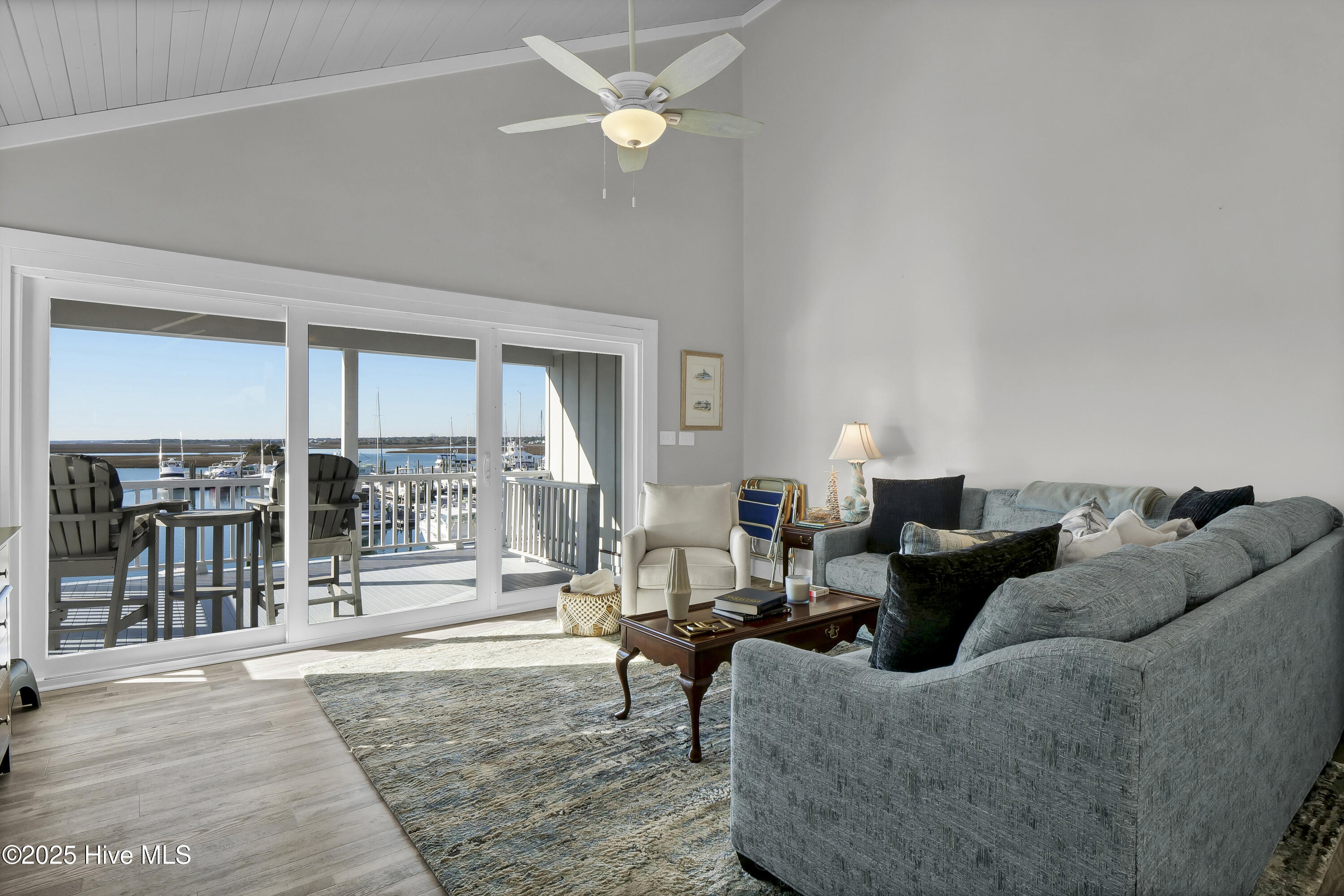 100469434 | Photo 10