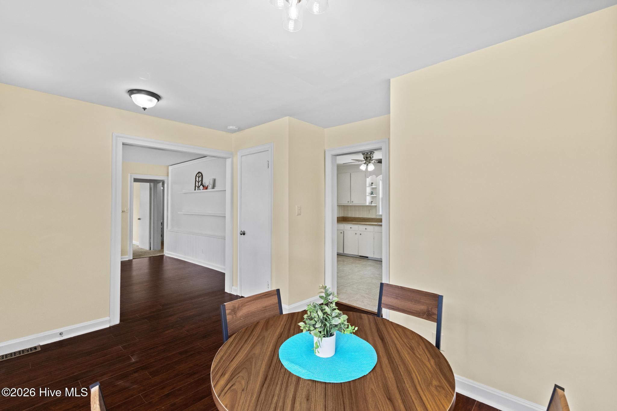 100562948 | Photo 10