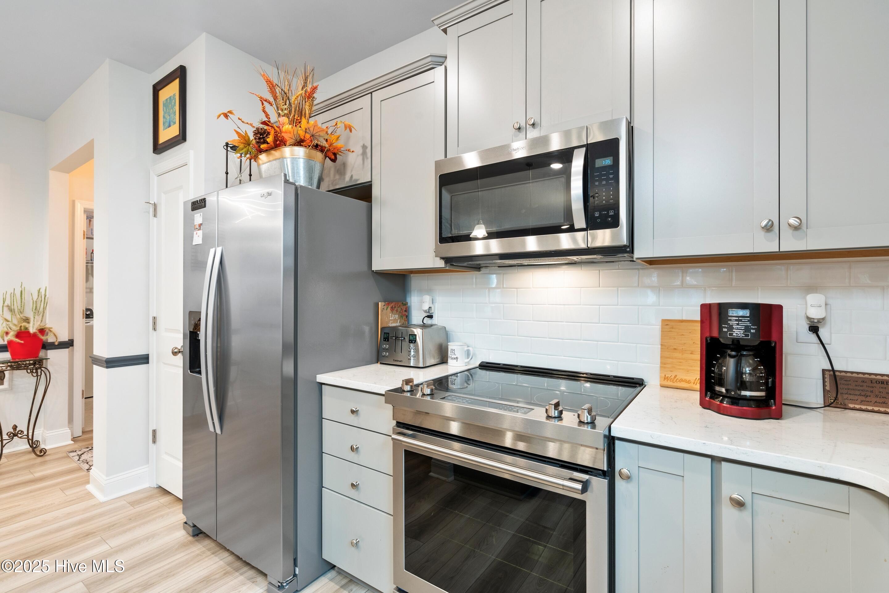 100543929 | Photo 14