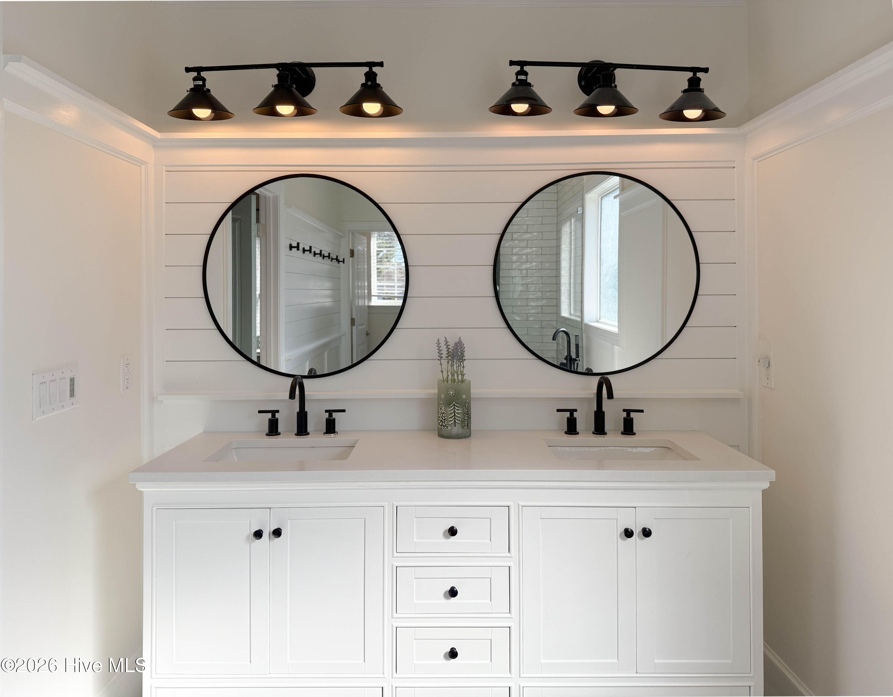 100550265 | Photo 41