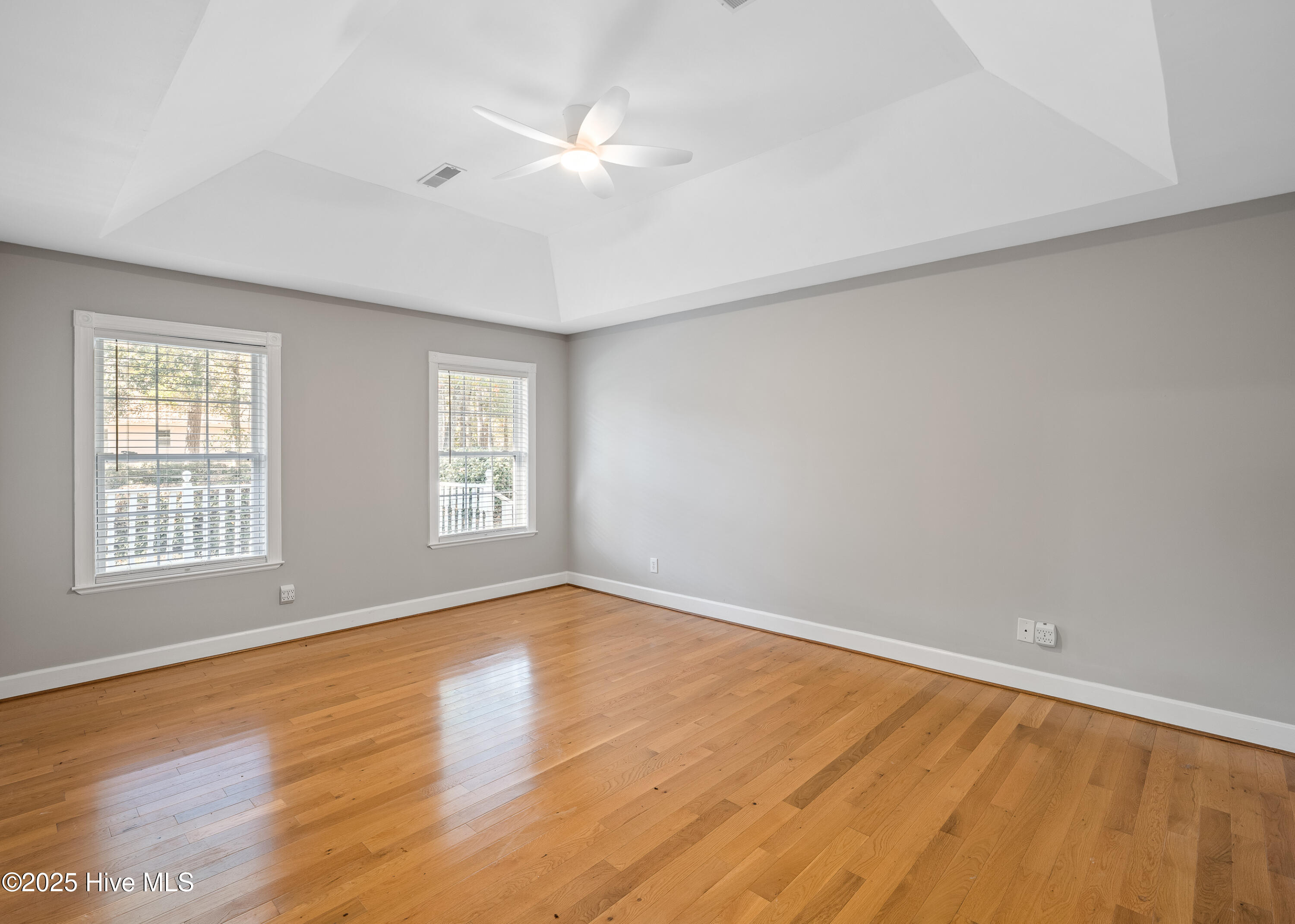 100543941 | Photo 34