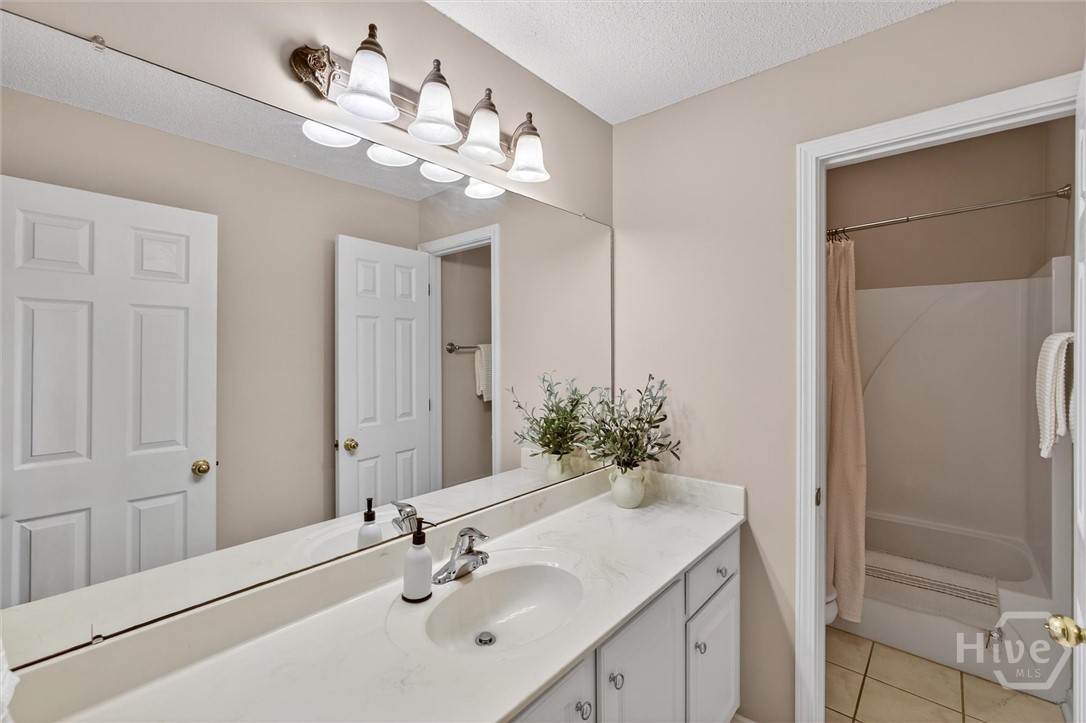 Main floor guest bath