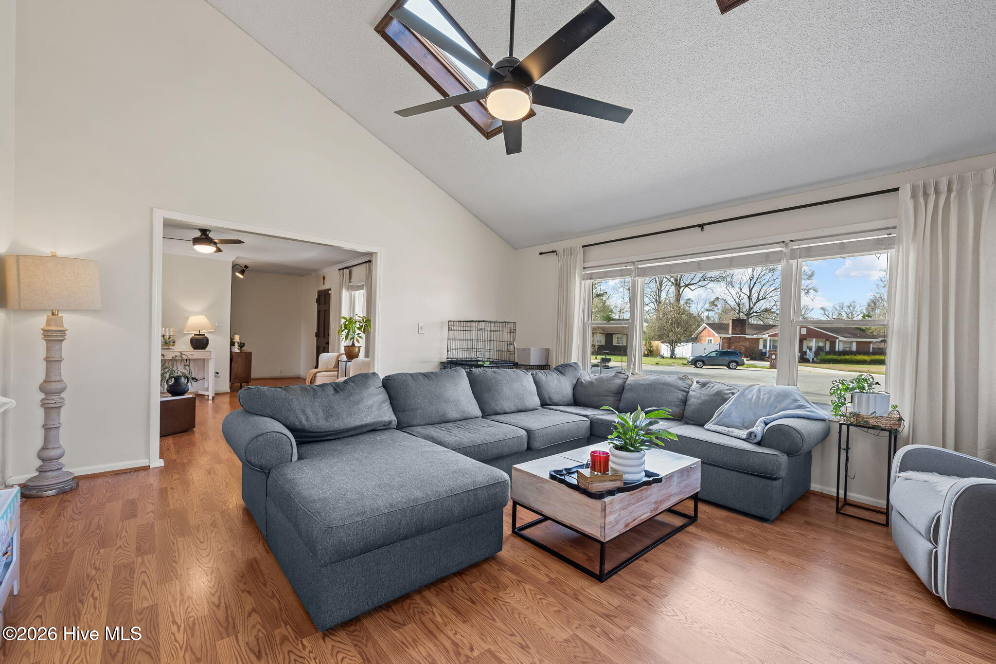 100559332 | Photo 17