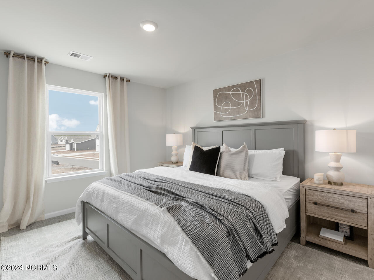 100562292 | Photo 26