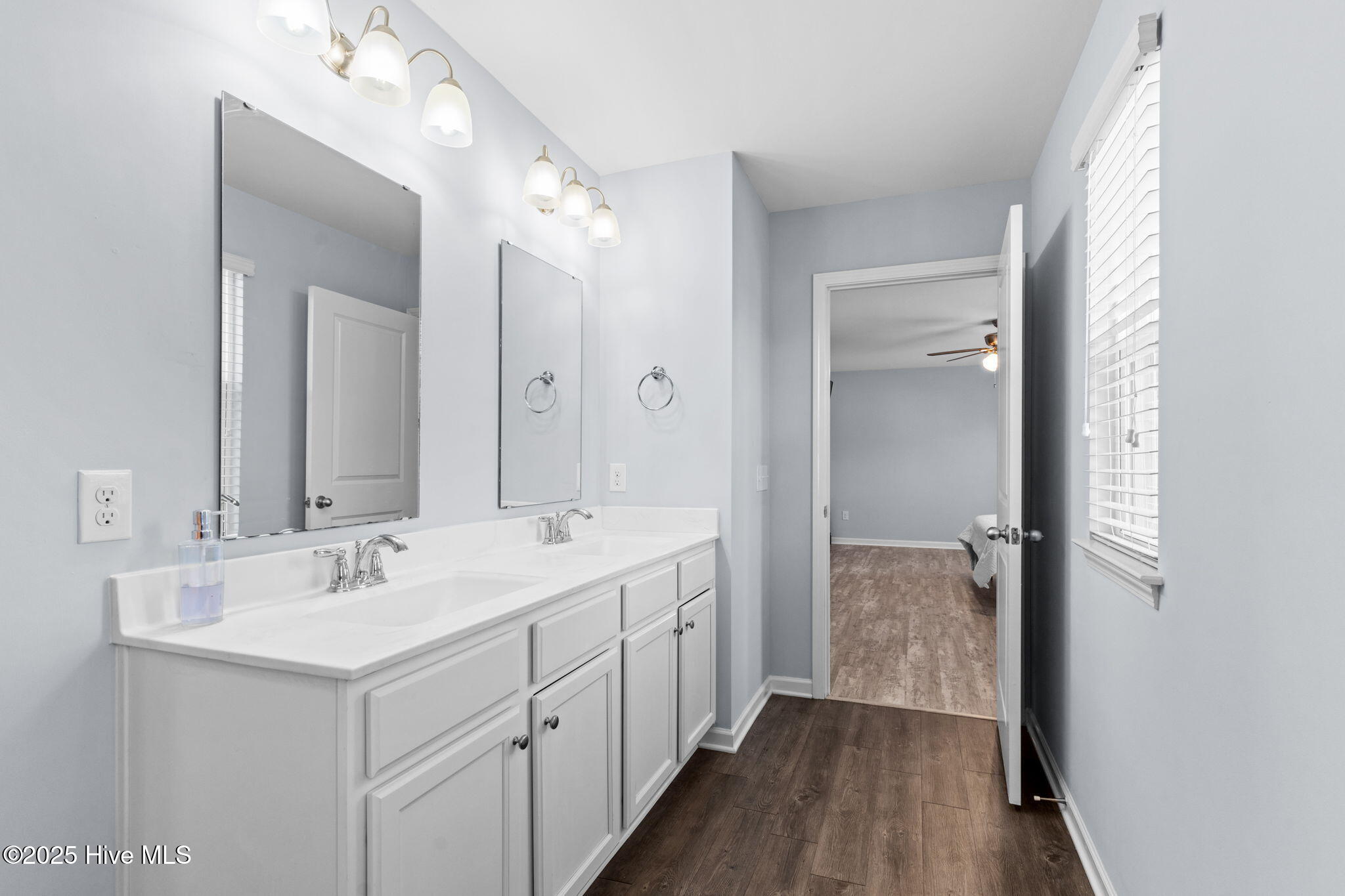 100538631 | Photo 17