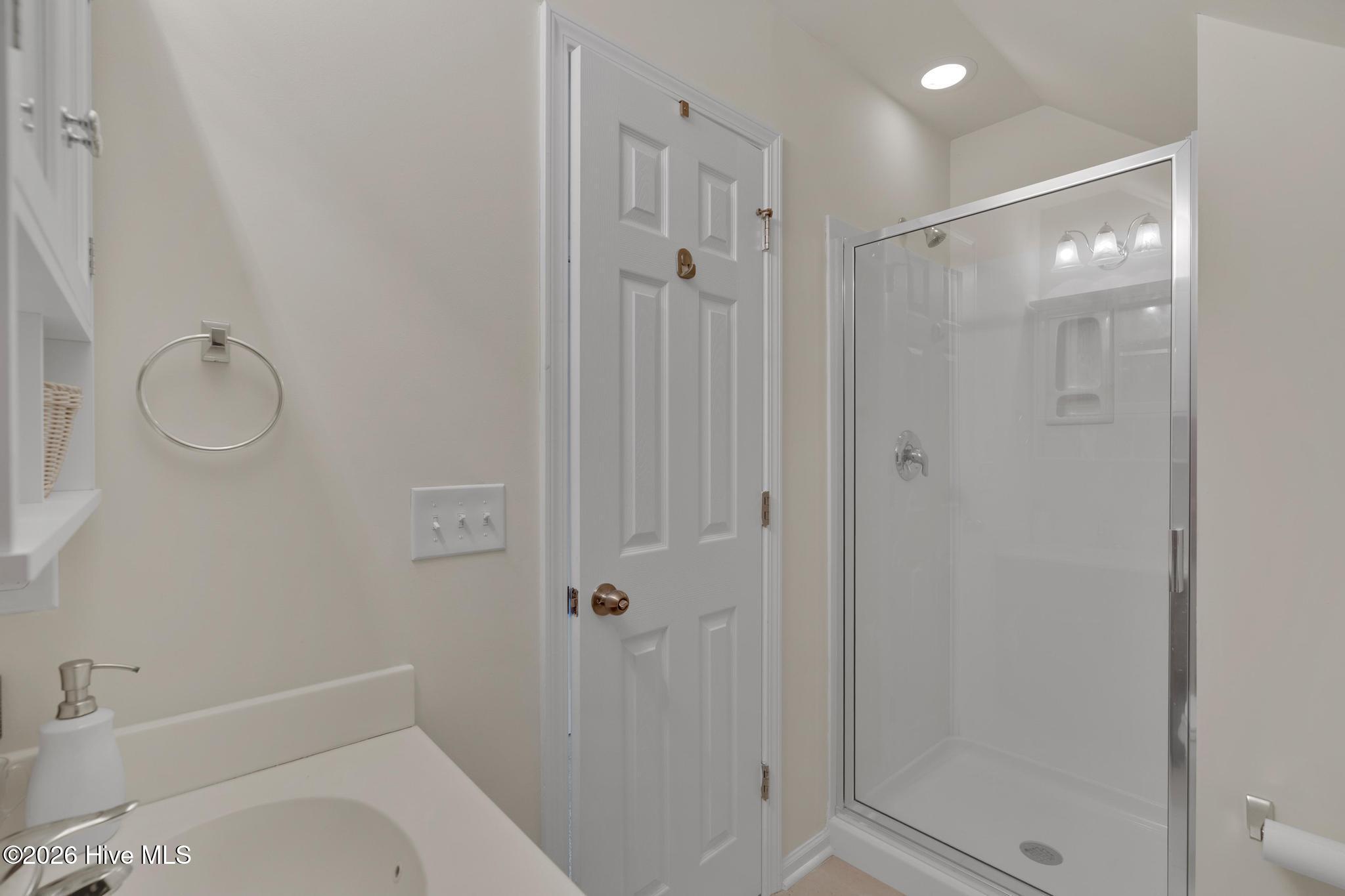 100550349 | Photo 26