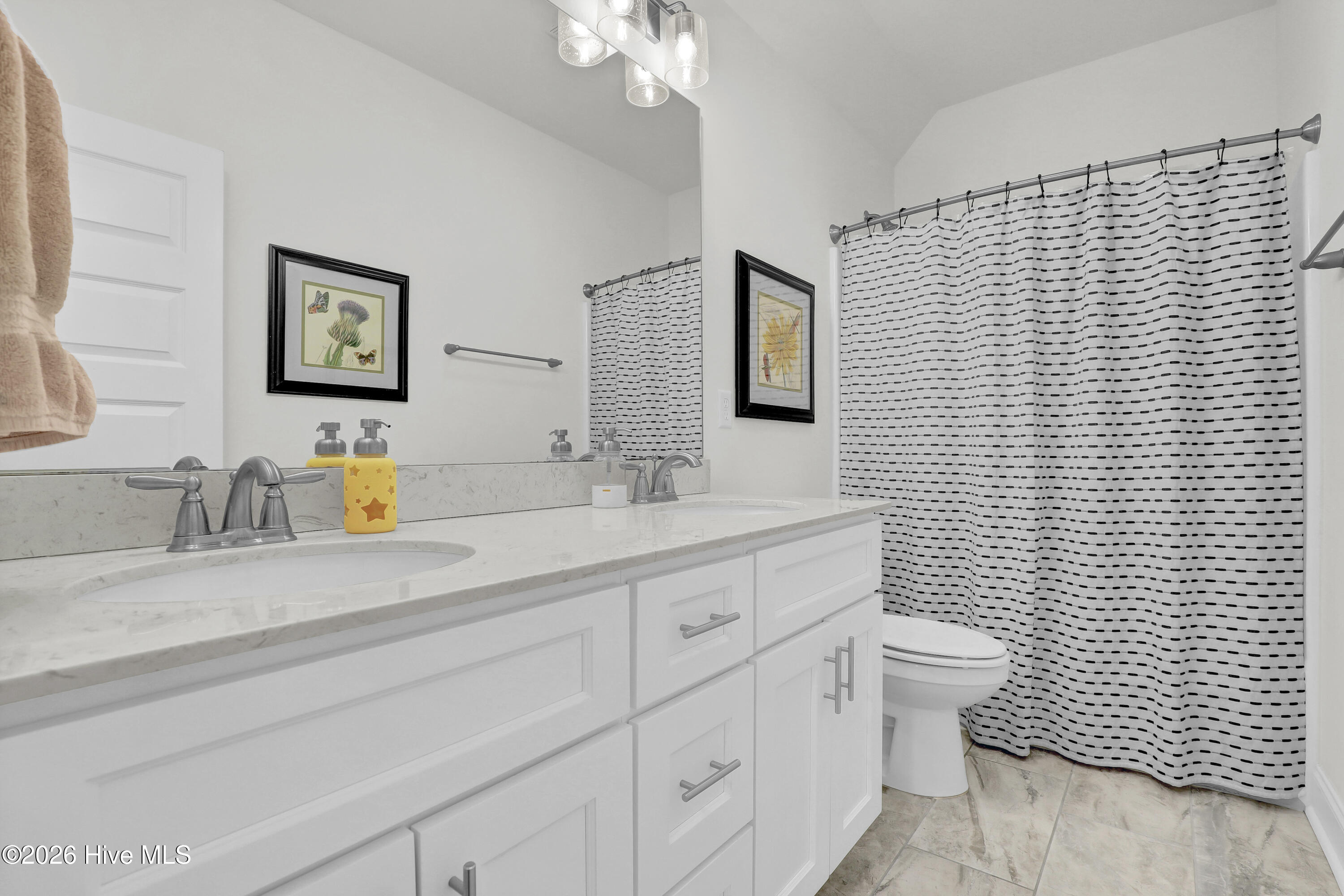 100561723 | Photo 36